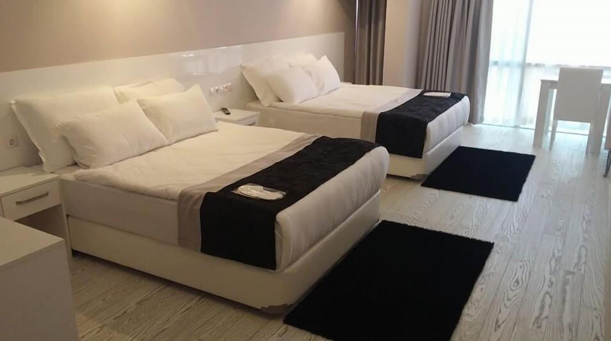 Varios Kremon Hotel