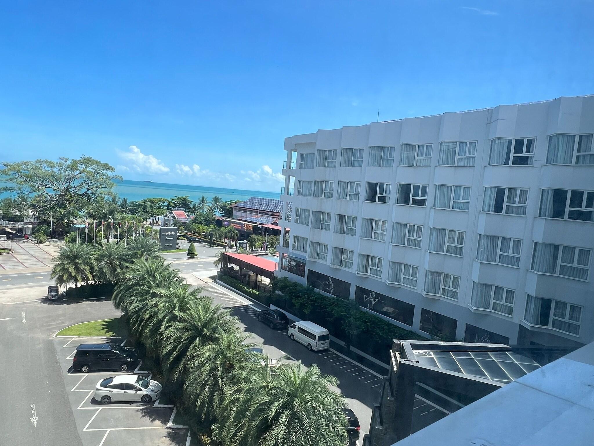 Playa Queenco Hotel & Casino
