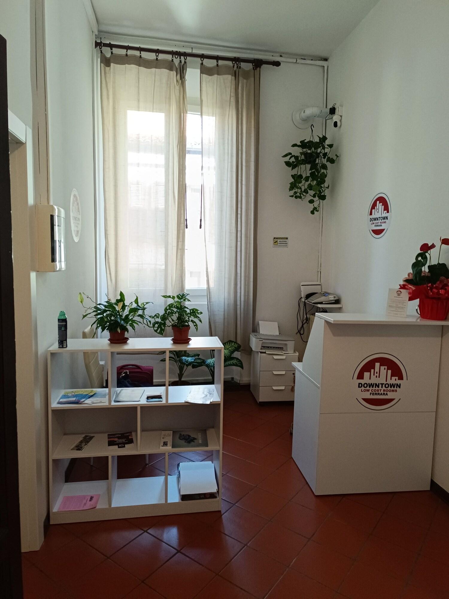 Vista Lobby Downtown Ferrara - Low Cost Rooms