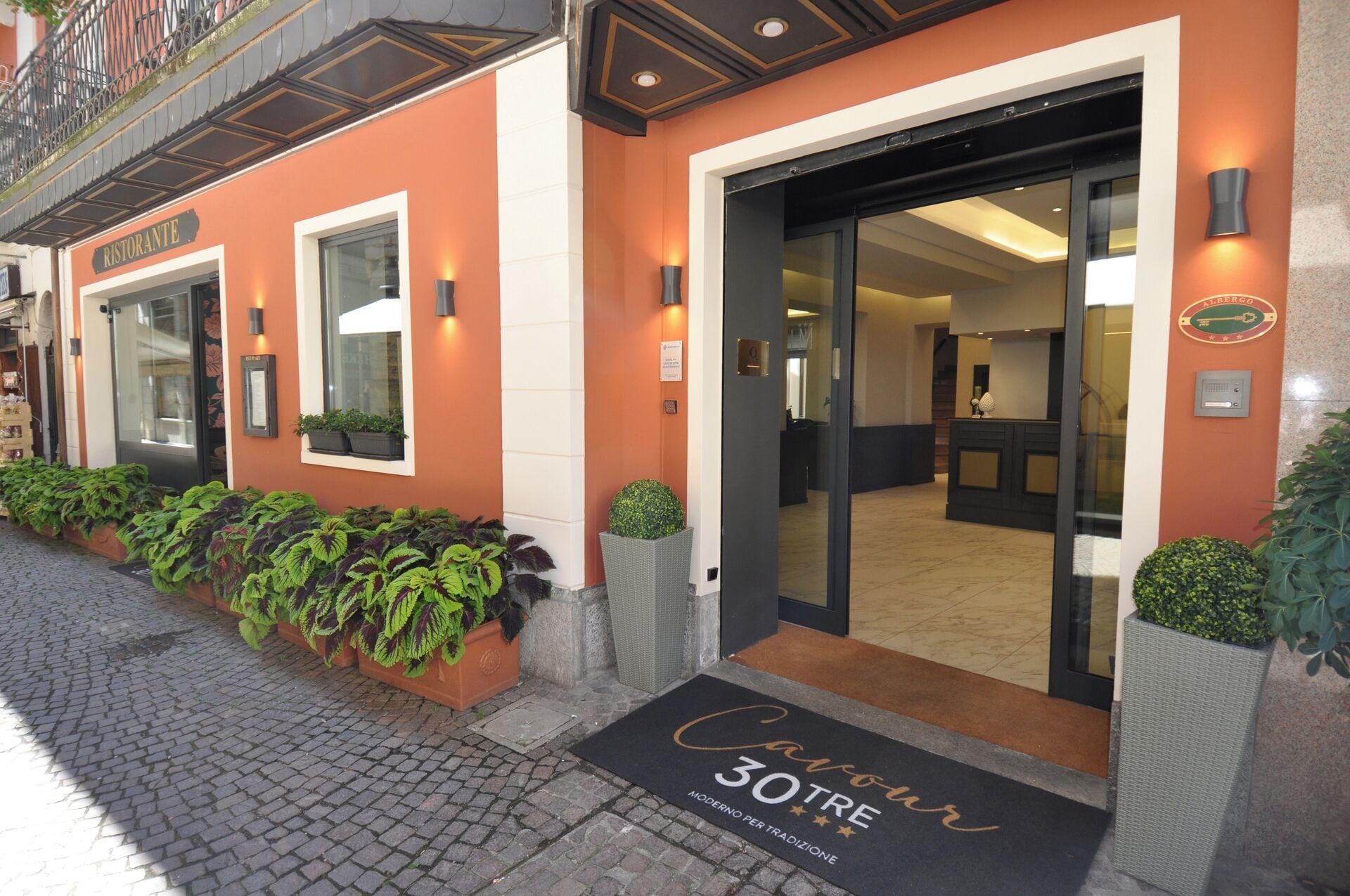 Varios Cavour 30TRE - Hotel Moderno