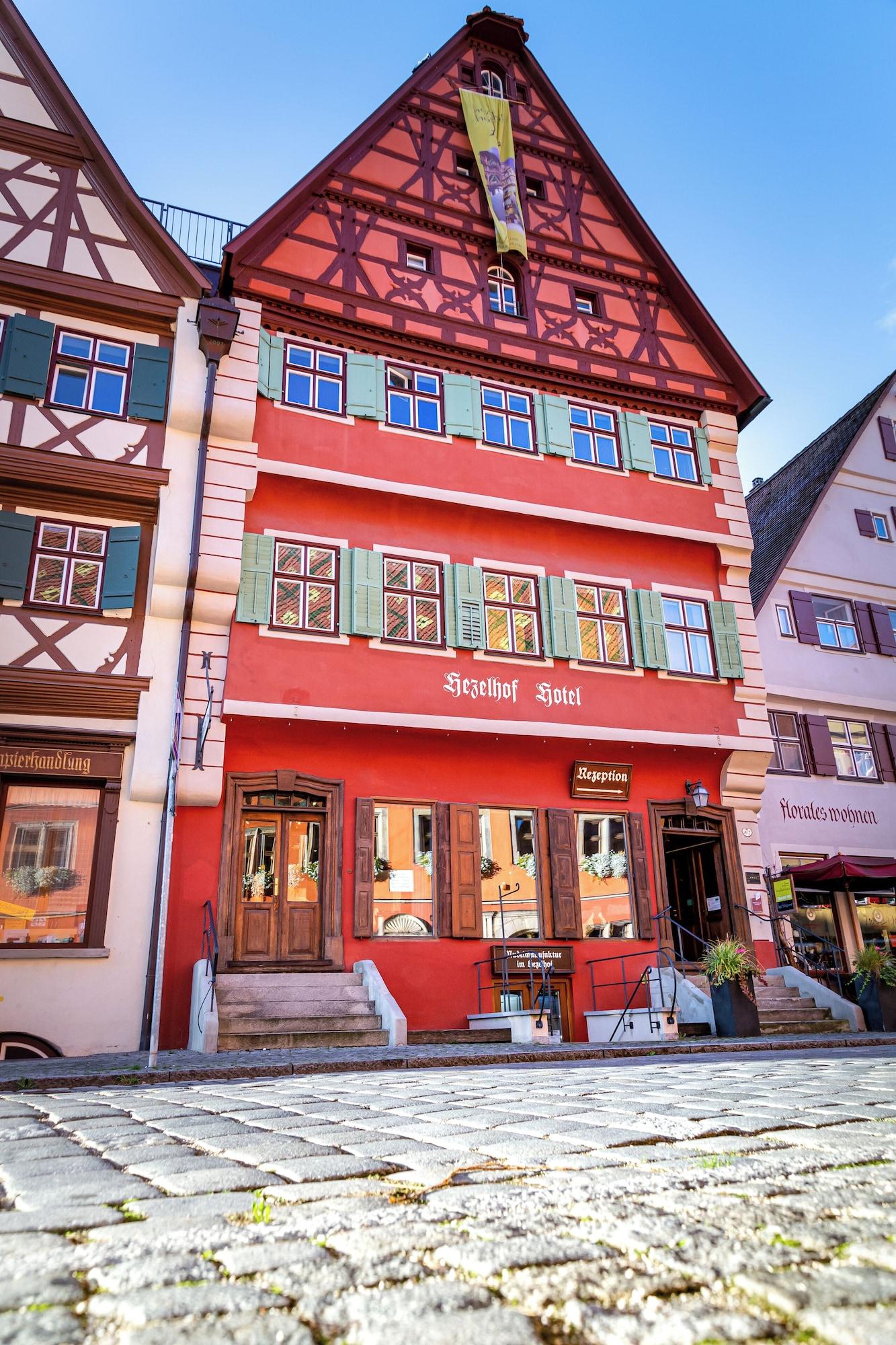 Varios Hezelhof Hotel