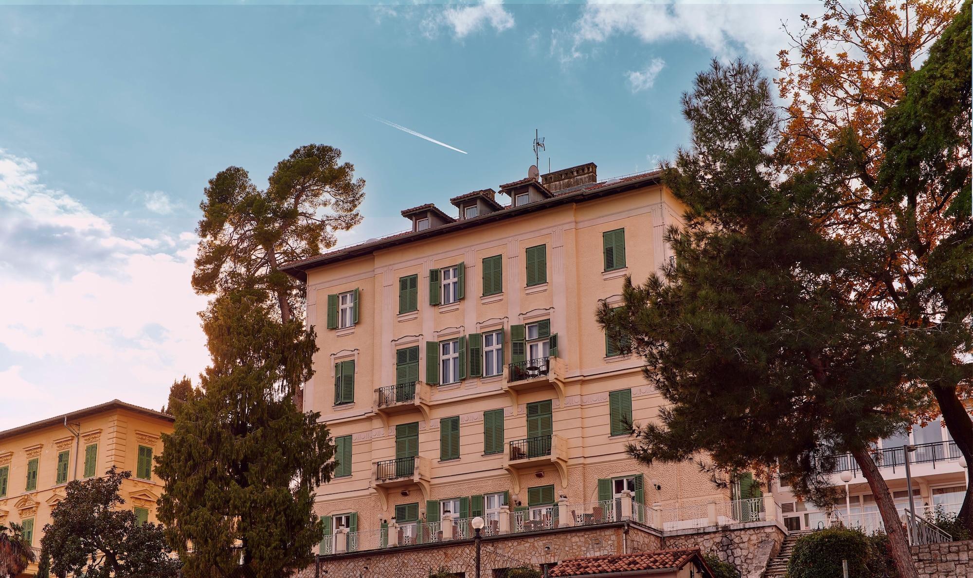 Vista Exterior Hotel Lovran