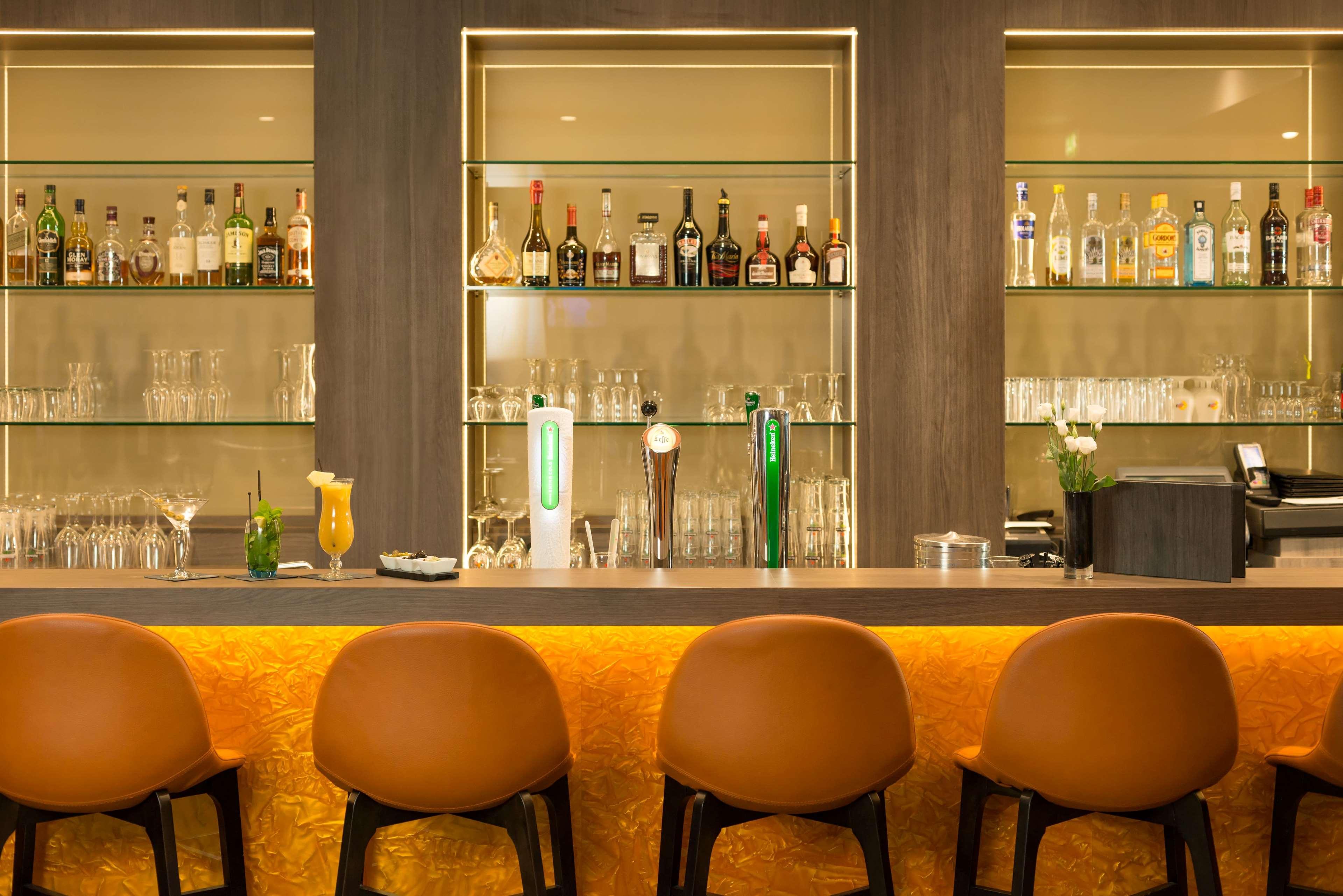 Vista Lobby Ramada by Wyndham Amsterdam Airport Schiphol