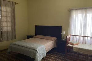 Alquiler Vacacional - Casa con piscina para 8 personas.