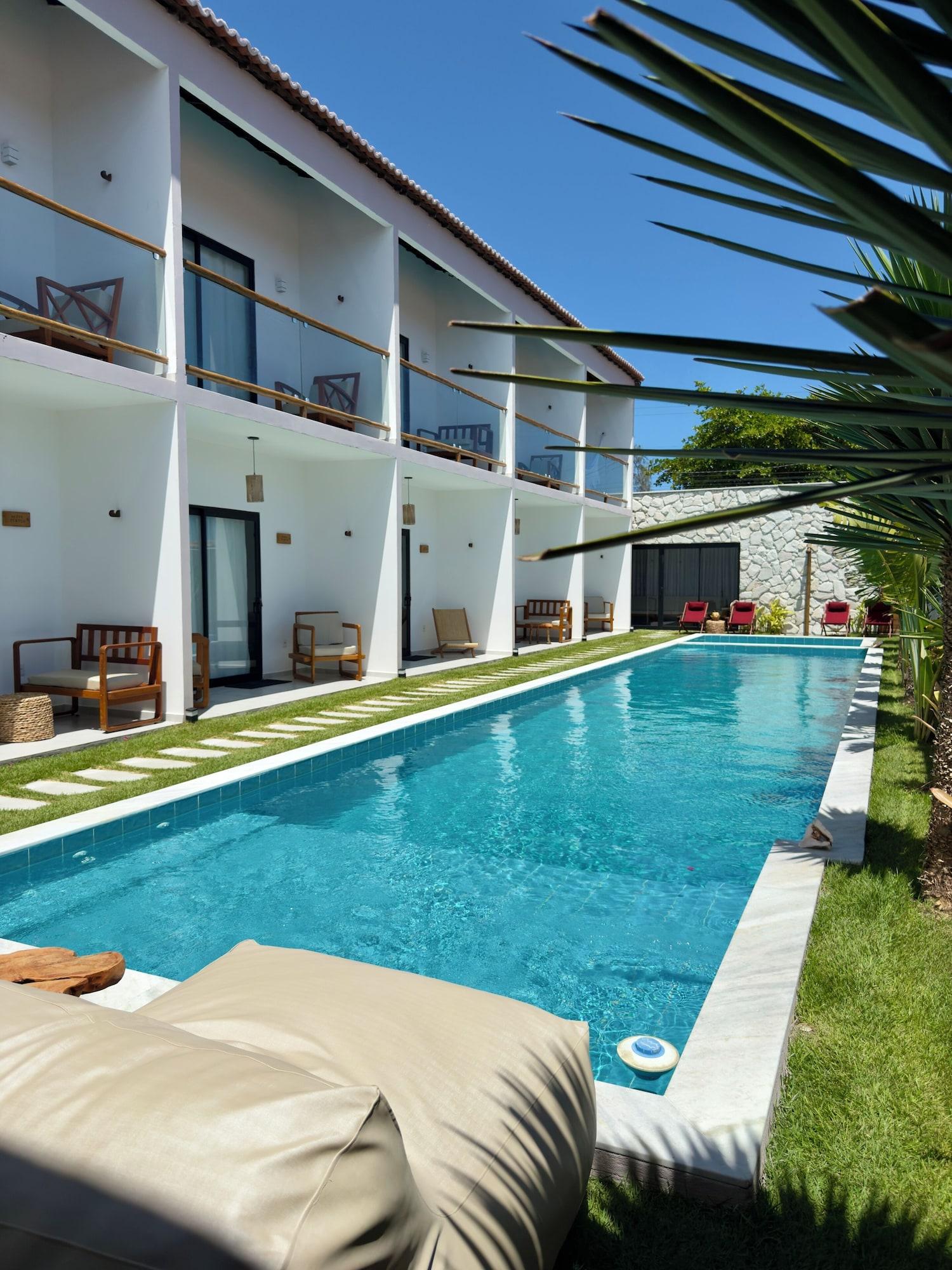Varios Yahweh Hotel