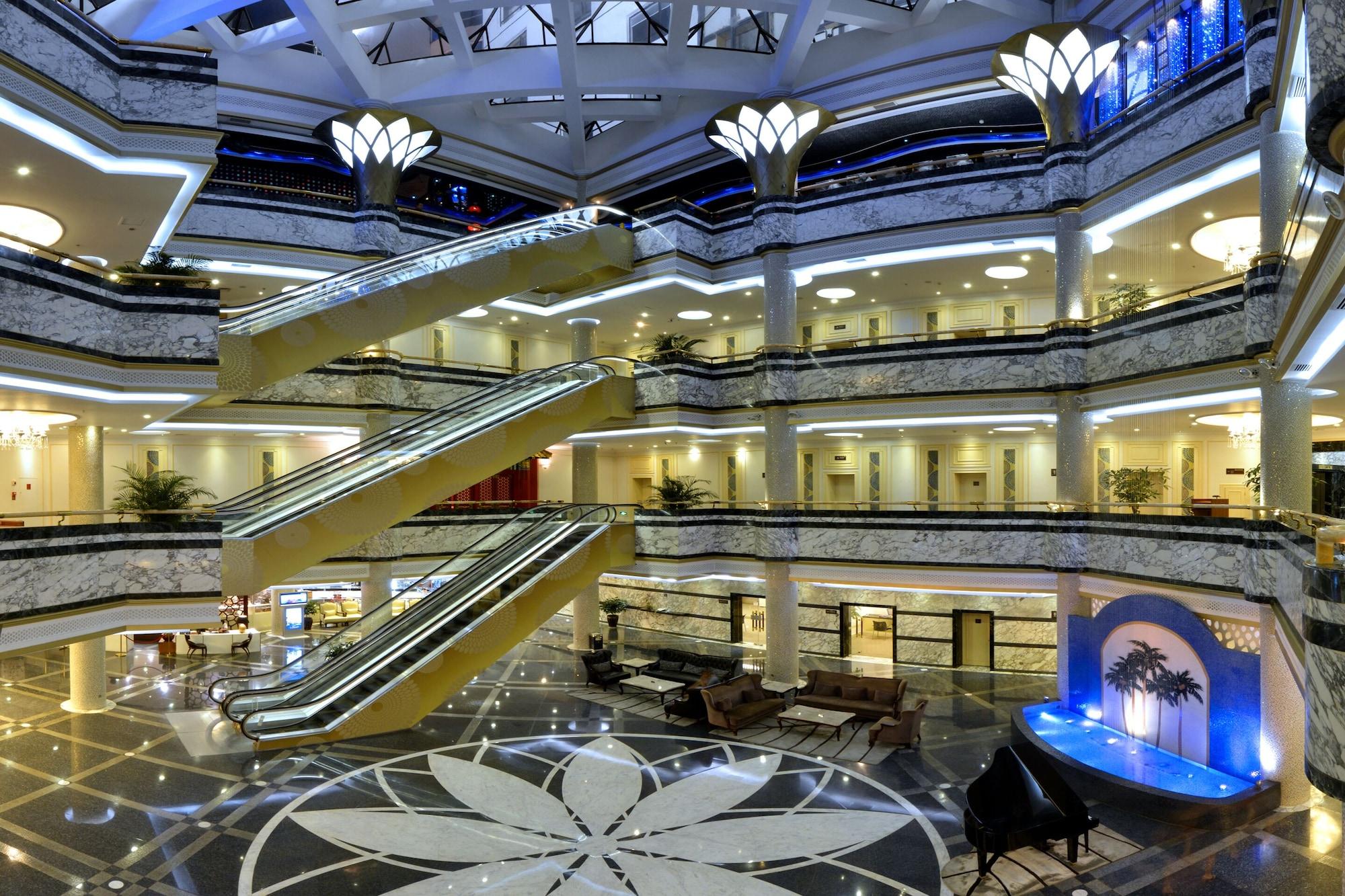 Vista Lobby Baohua Harbour View Hotel