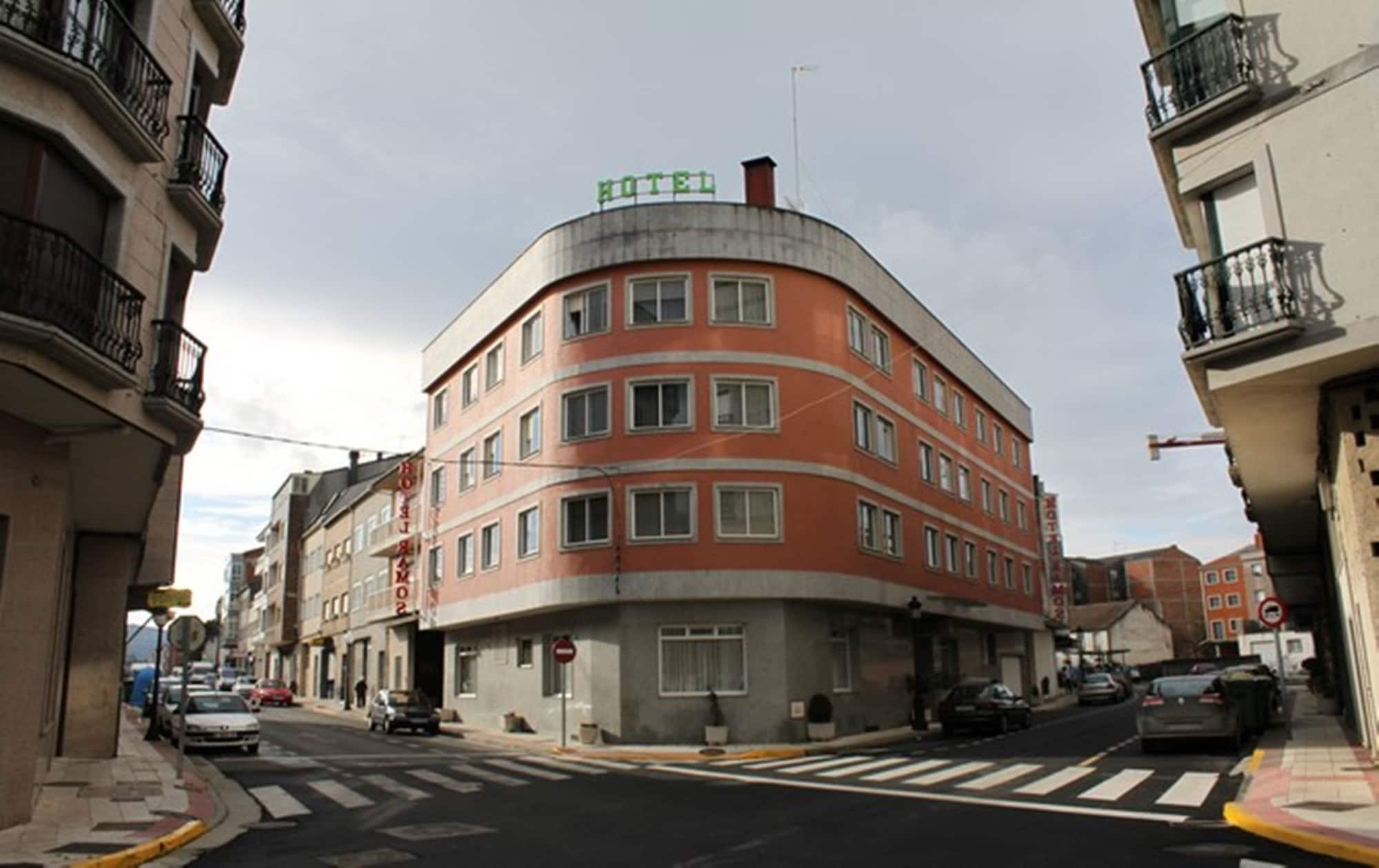 Vista Exterior Hotel Ramos