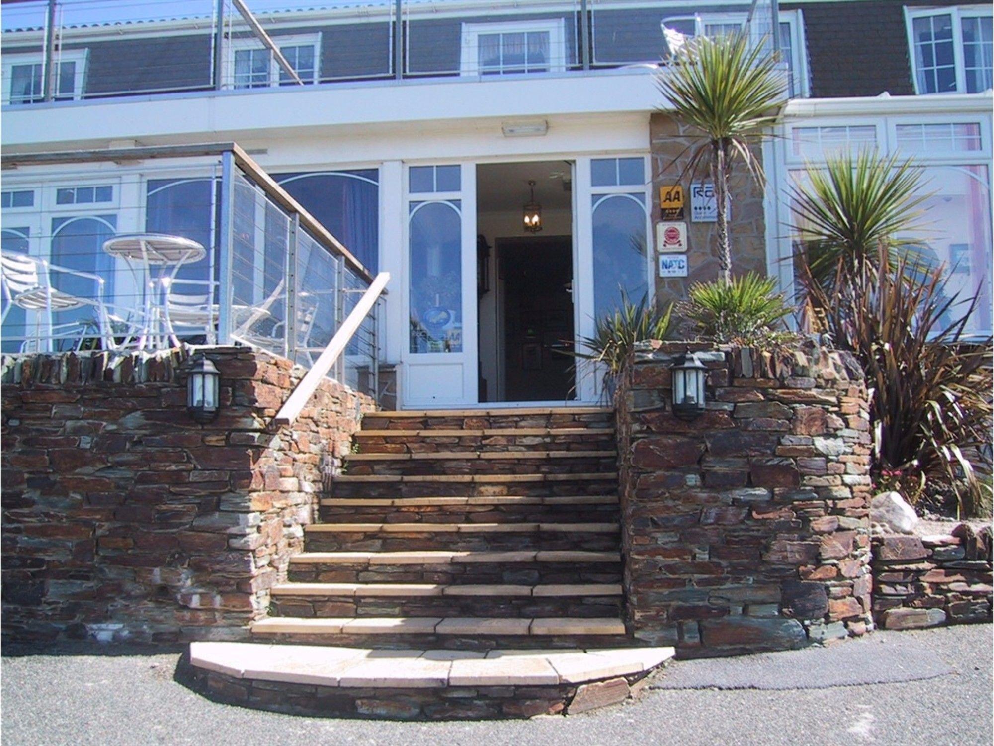 Vista Exterior The Windward