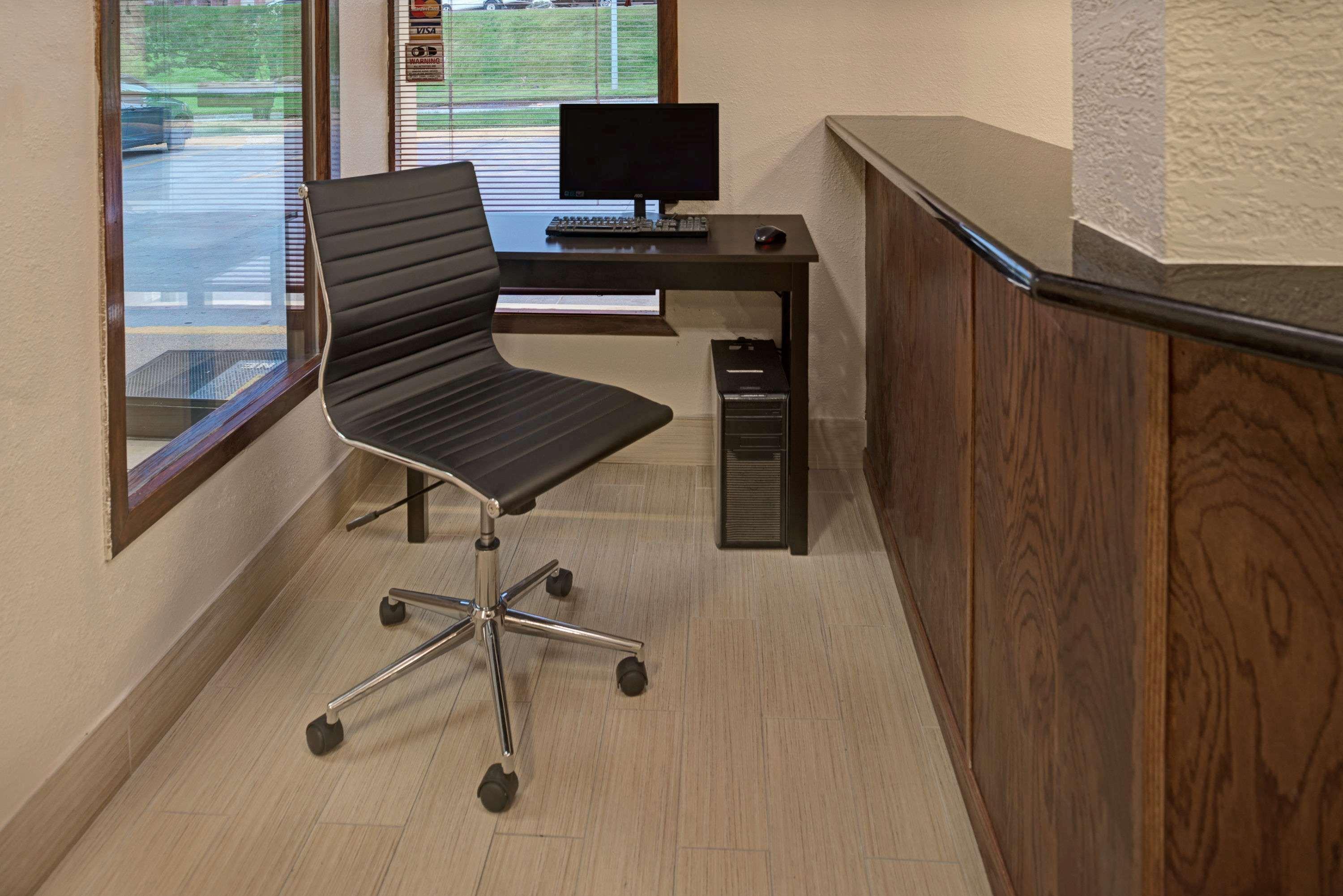 Centro de Negocios Super 8 by Wyndham Omaha I-80 West