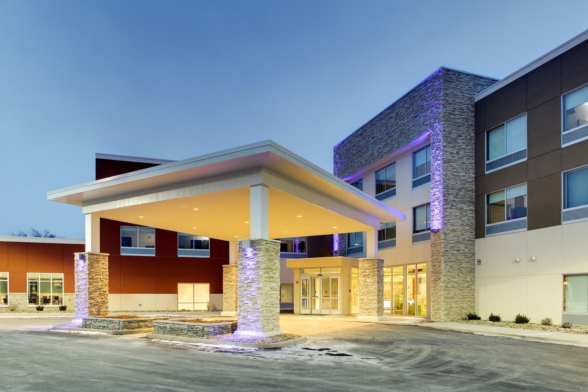 Vista Exterior Holiday Inn Express & Suites Galesburg by IHG