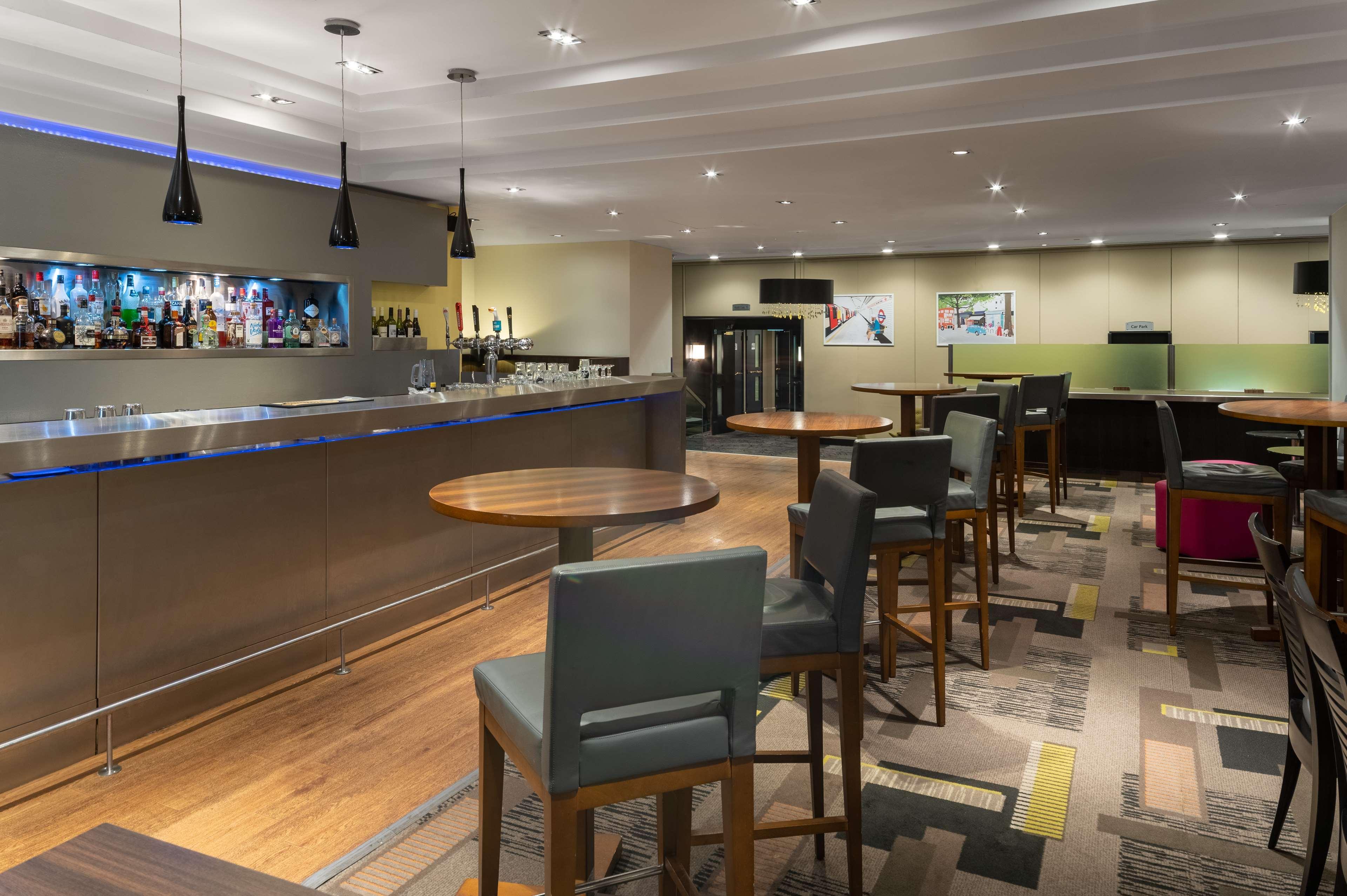 Bar/Salón Hilton London Kensington