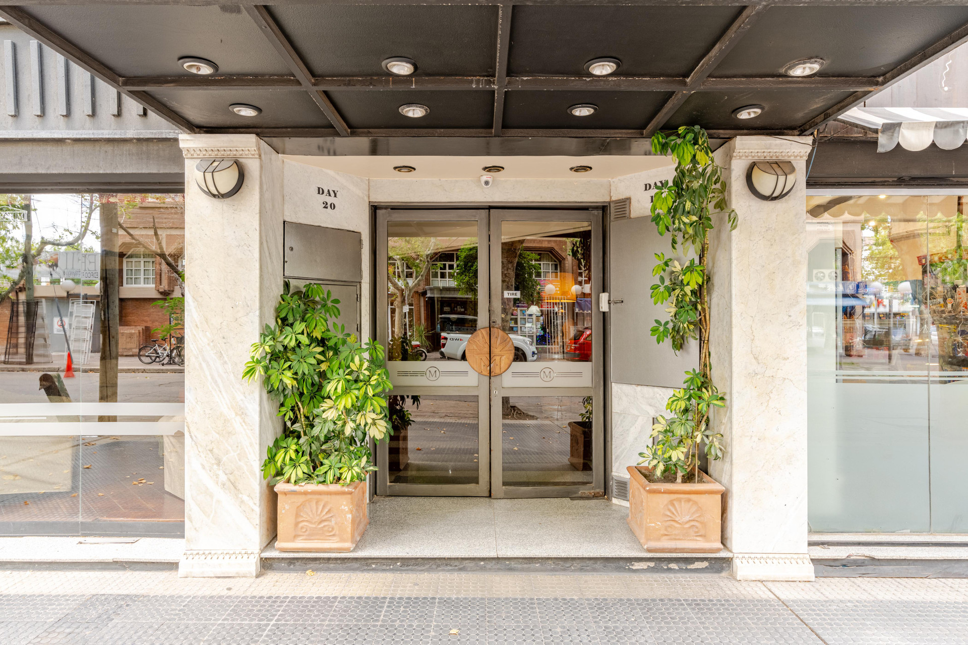Vista Exterior Plaza Milenium