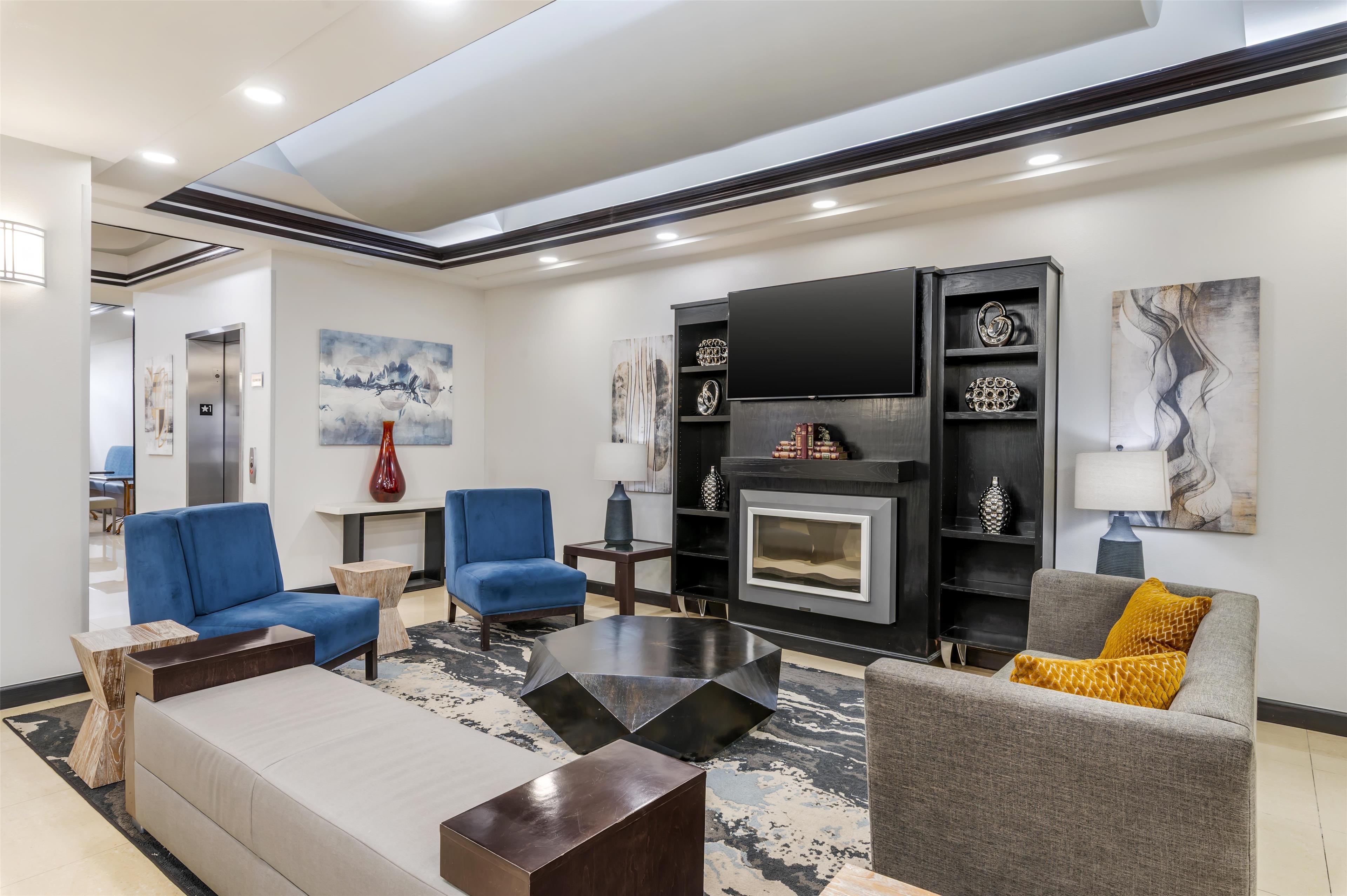 Vista Lobby Best Western Plus JFK Inn & Suites