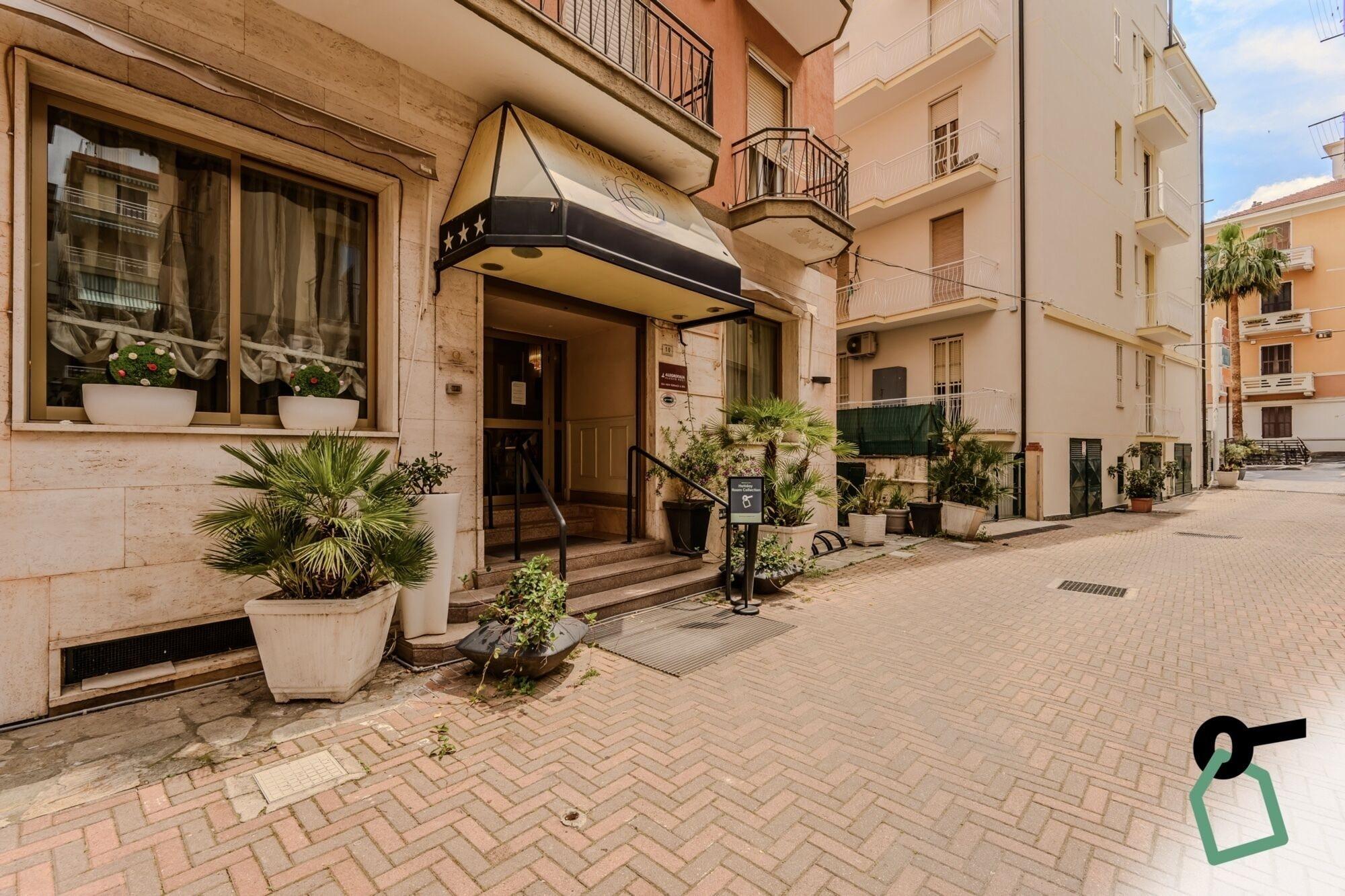 Vista Exterior Hotiday Room Collection - Alassio Centro
