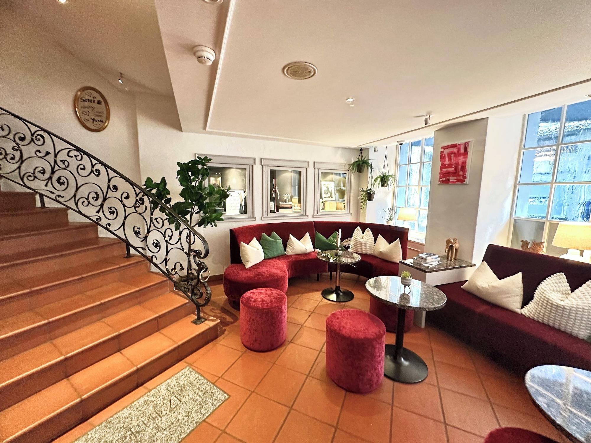 Vista Lobby ROESLI Guest House