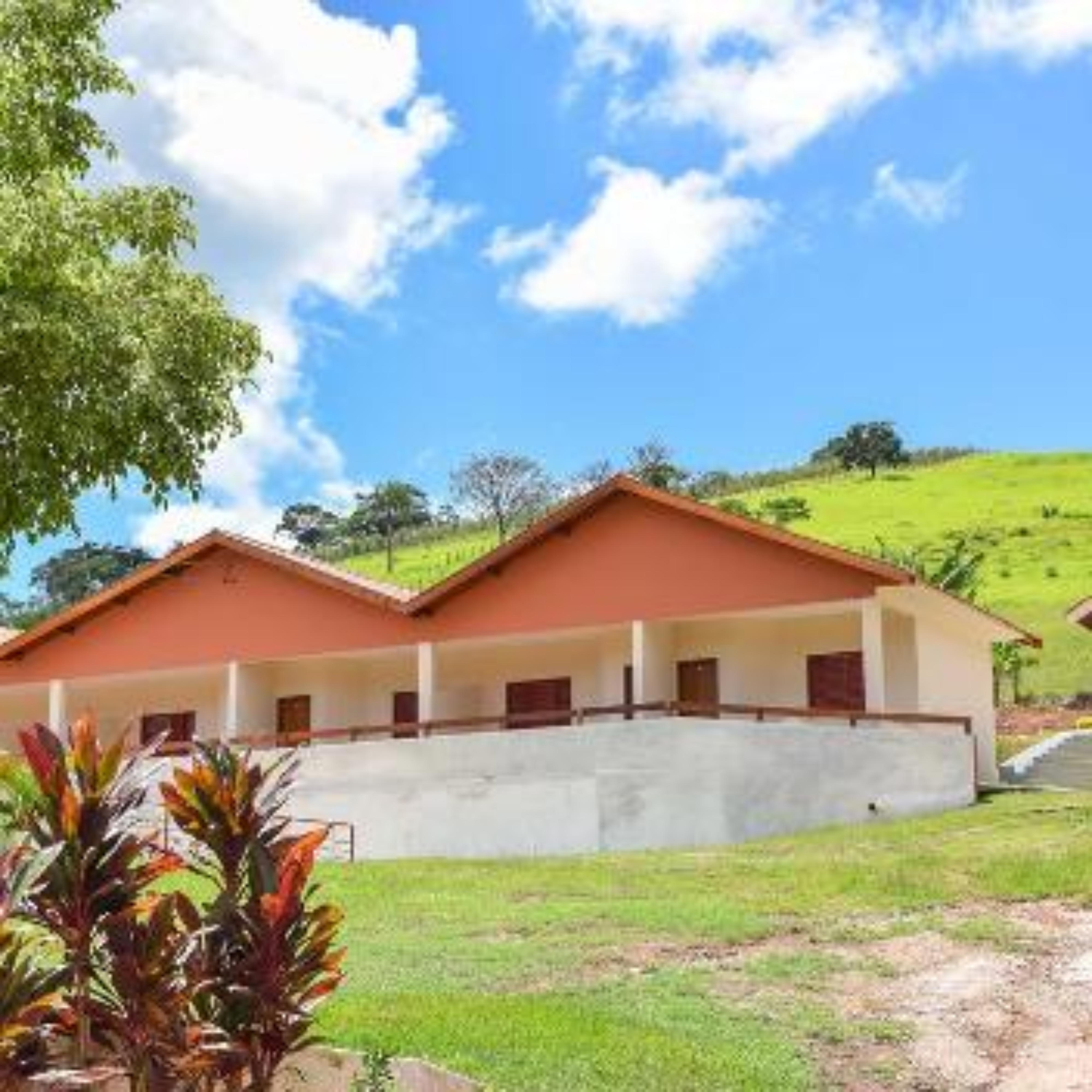 Vista Exterior Pousada Flores do Campo