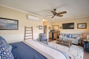 Alquiler Vacacional - Waterfront Hotel Suite with Balcony