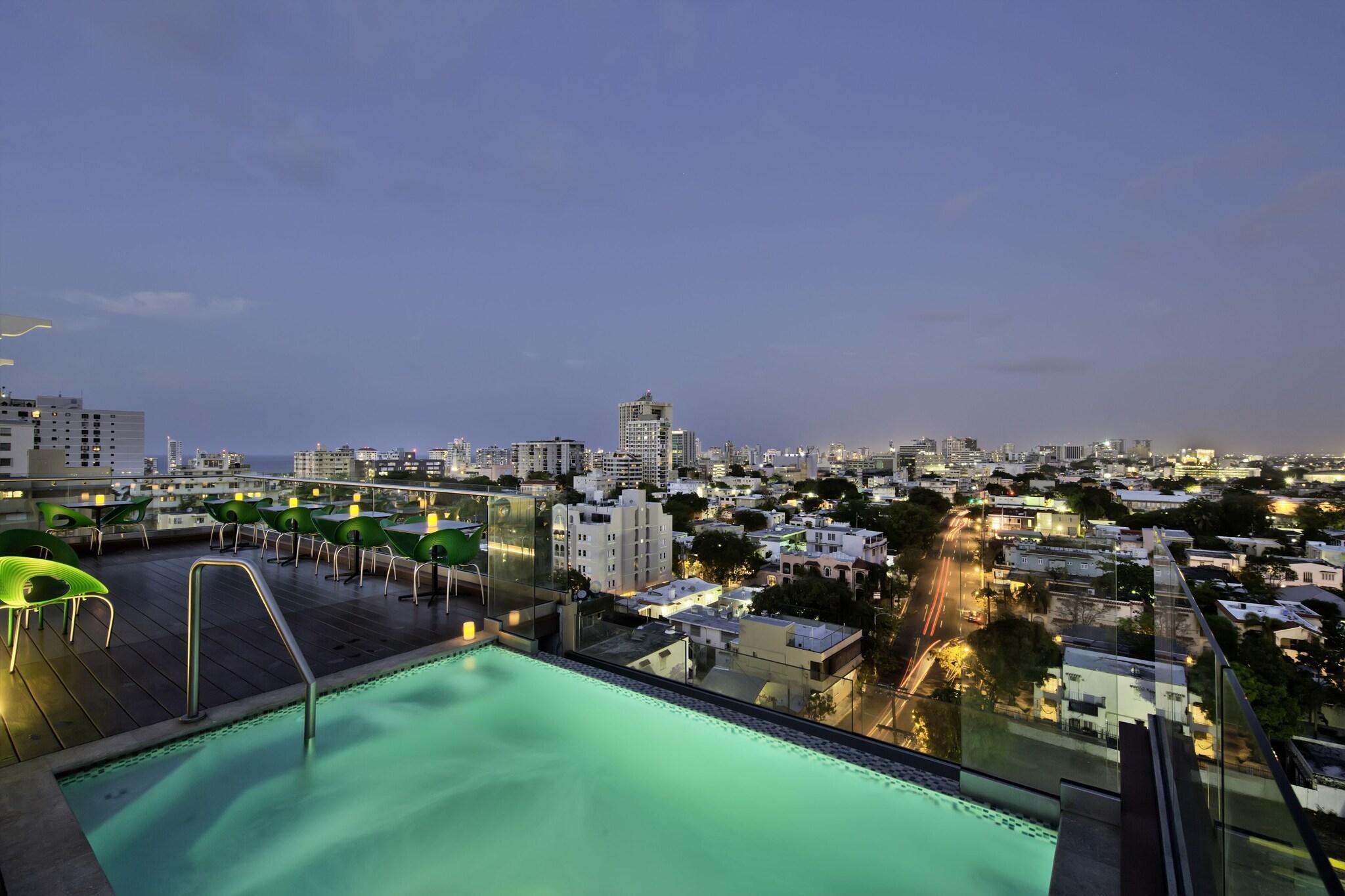 Vista Piscina Ciqala Luxury Home Suites
