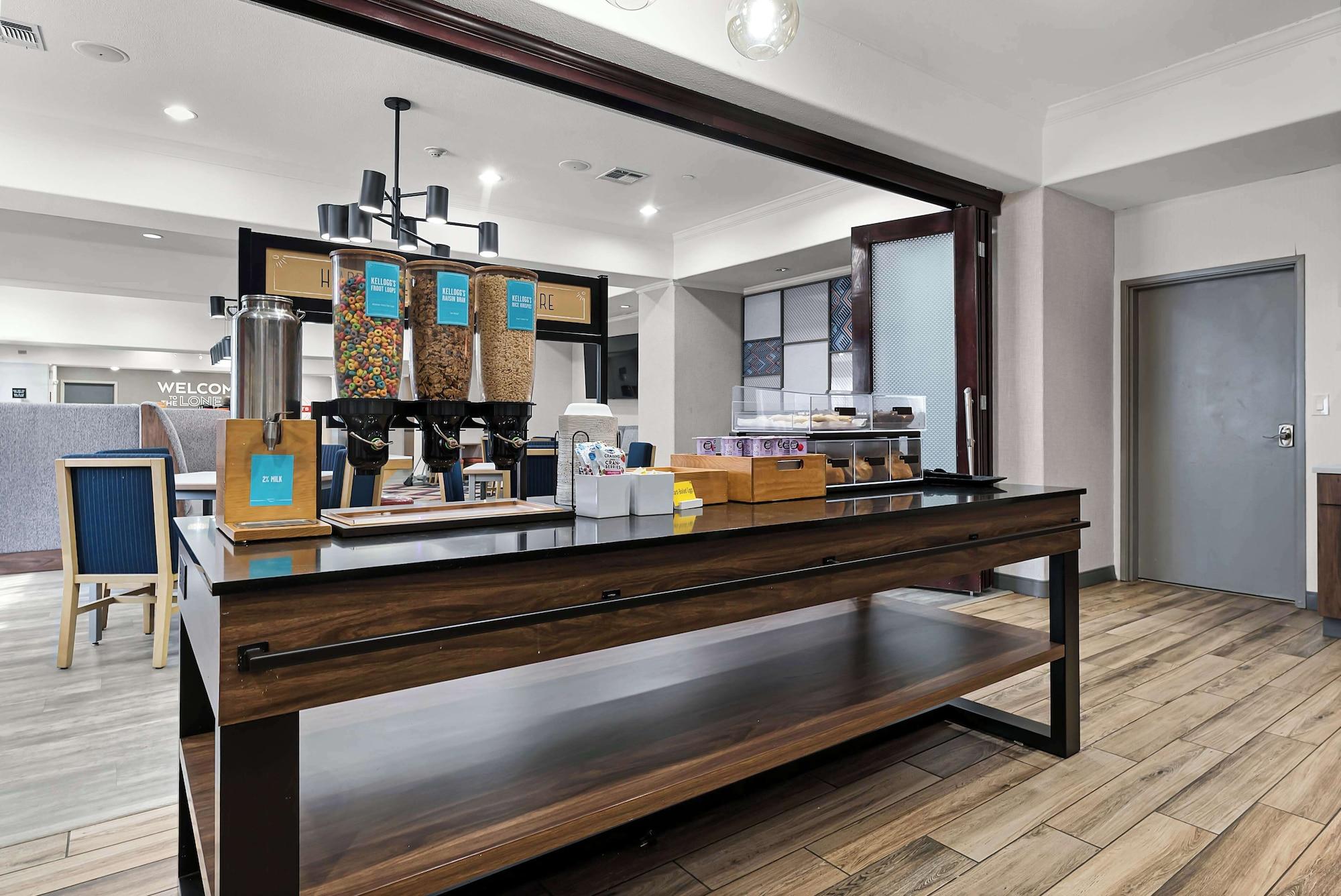 Restaurant Hampton Inn Seguin