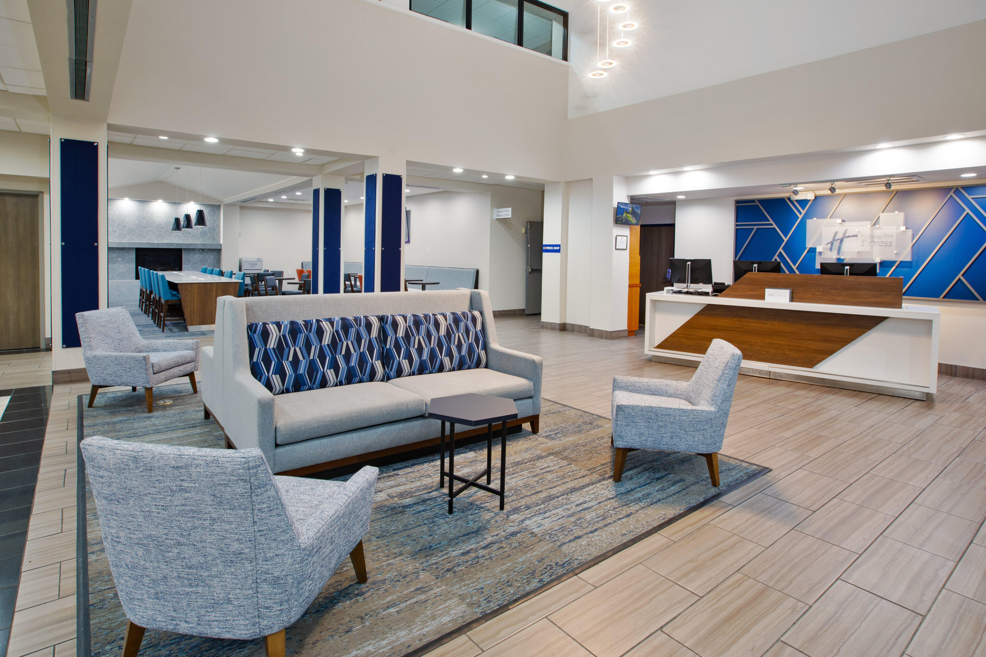 Vista Lobby Holiday Inn Express Flagstaff by IHG
