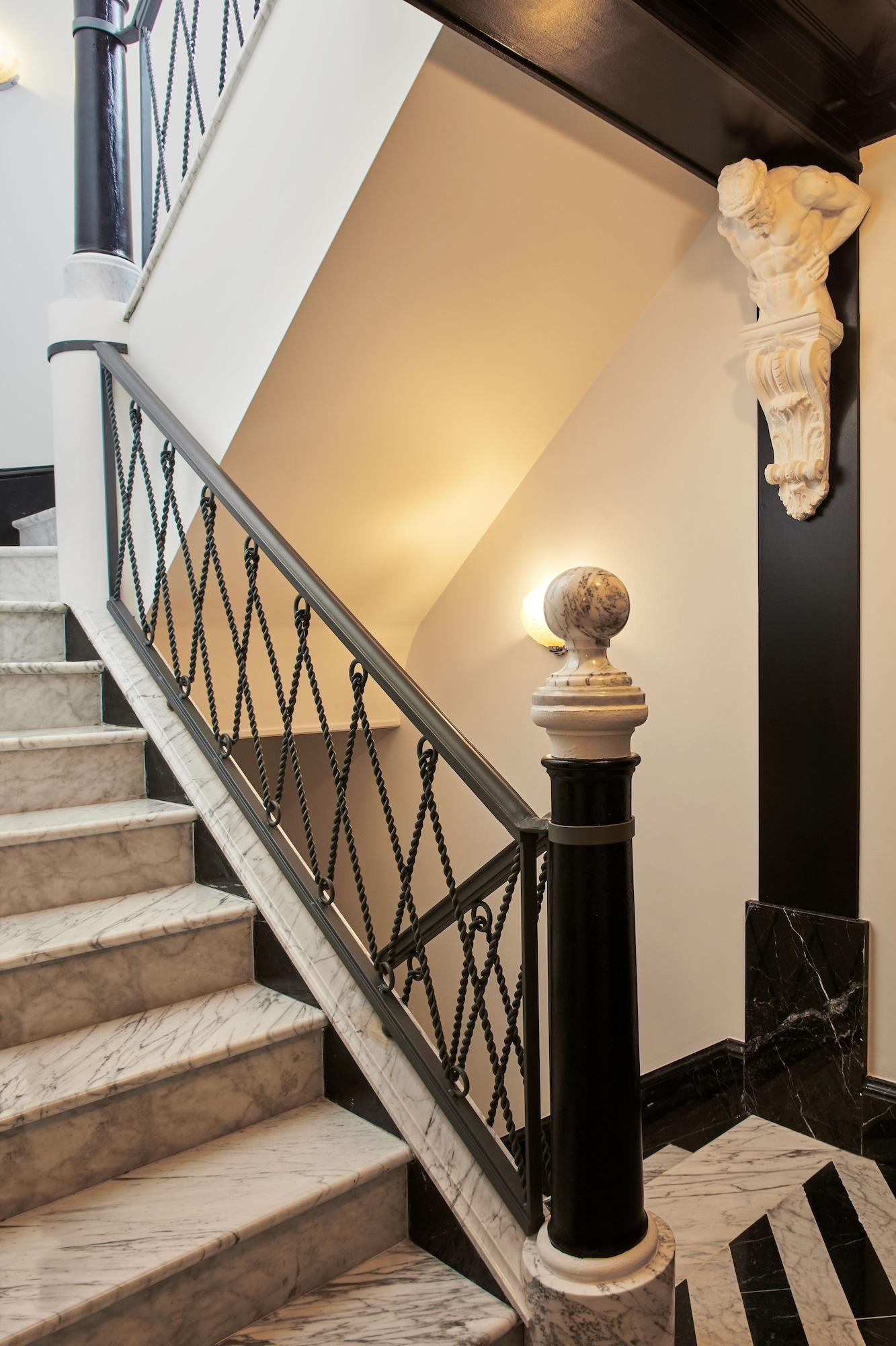 Varios Triana House
