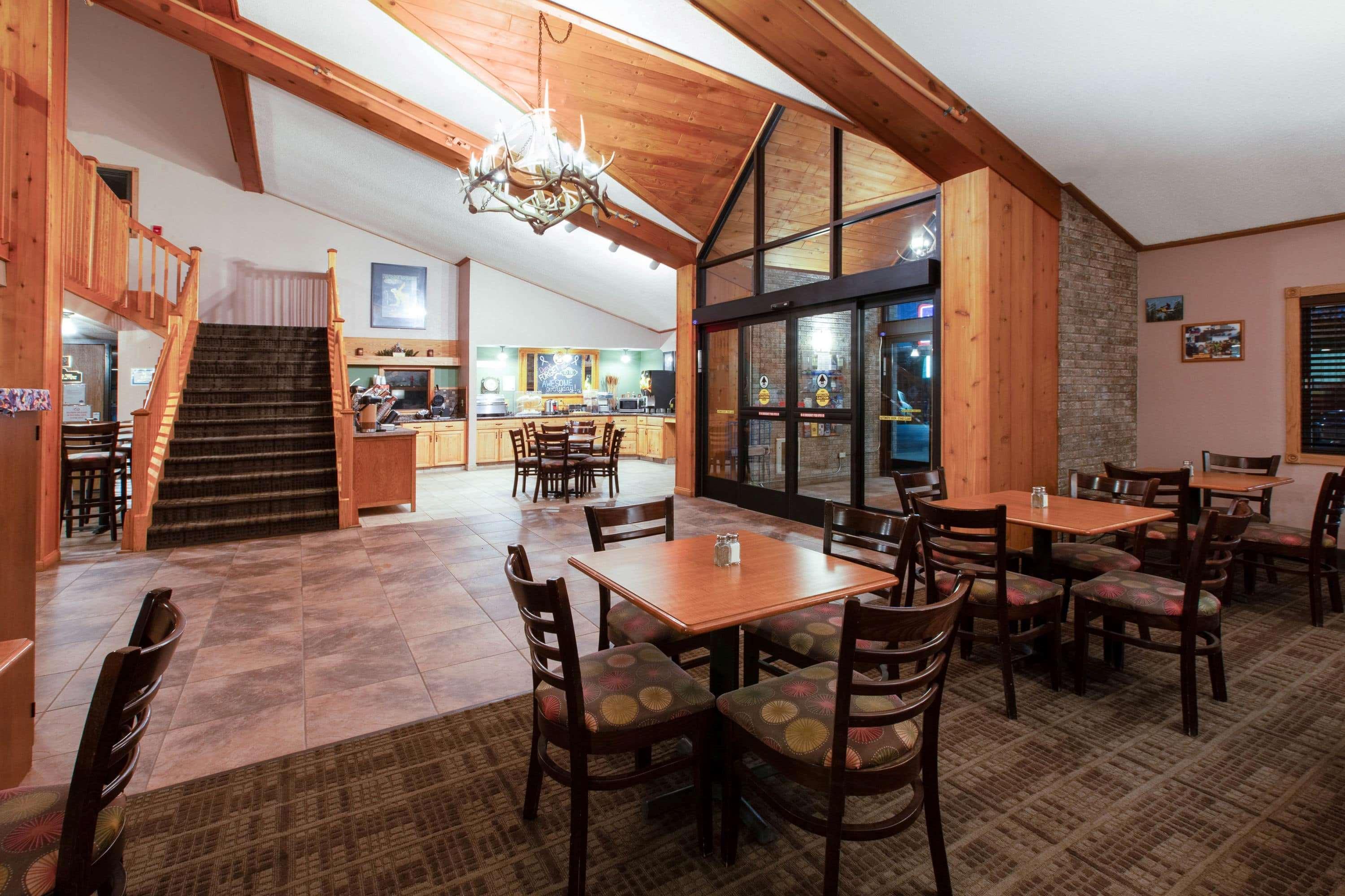 Restaurant AmericInn by Wyndham Iron River