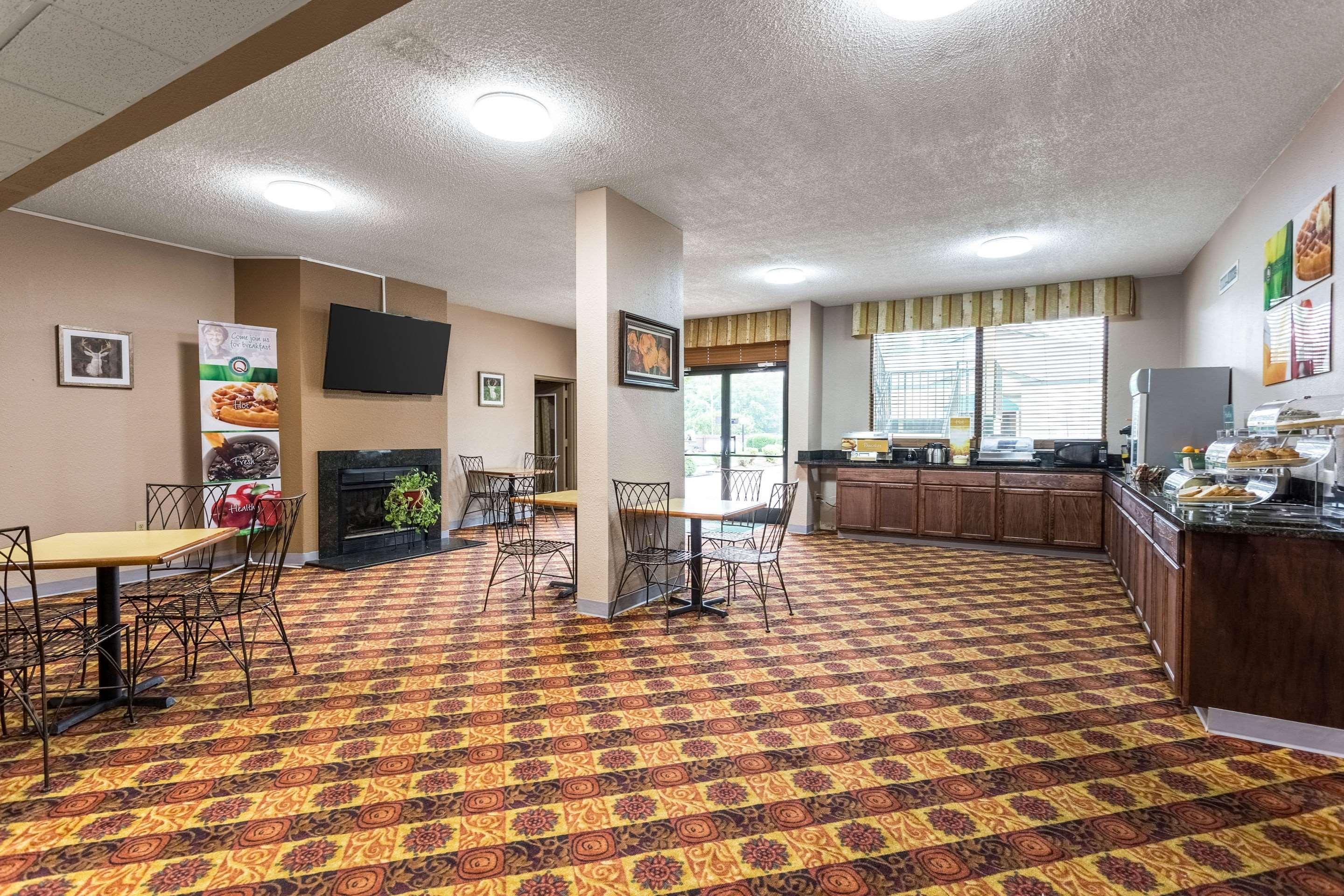 Restaurant Quality Inn & Conference Center