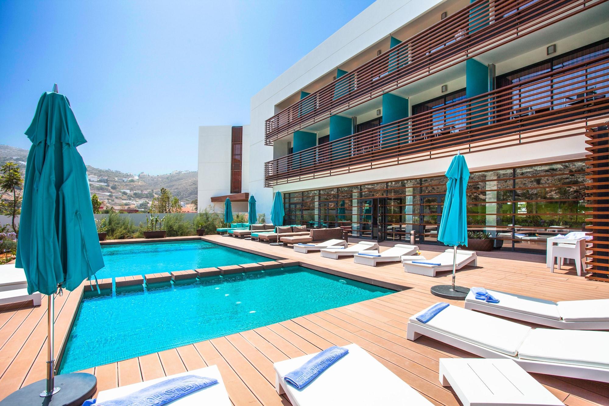 Vista Piscina Hotel Souani