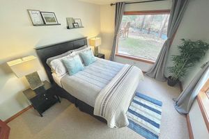 Alquiler Vacacional - Riverfront Lodge - Ideal for small and large groups with room to spread out