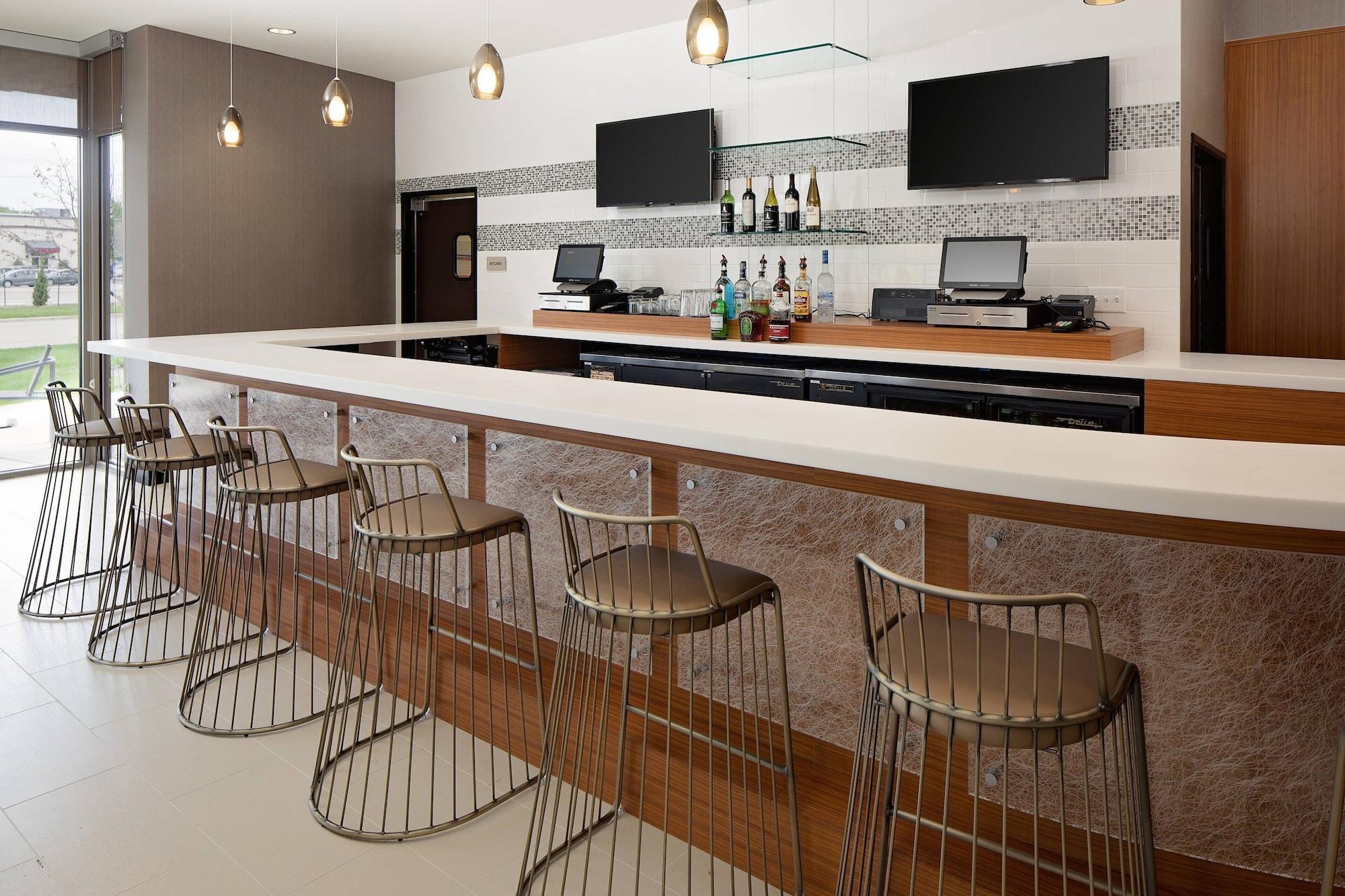 Vista Lobby SpringHill Suites Green Bay