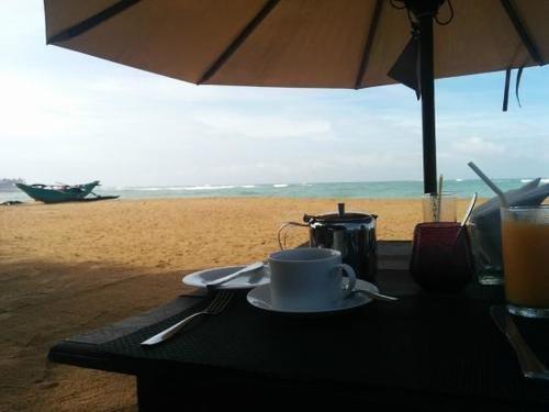 Varios Full Moon Resort