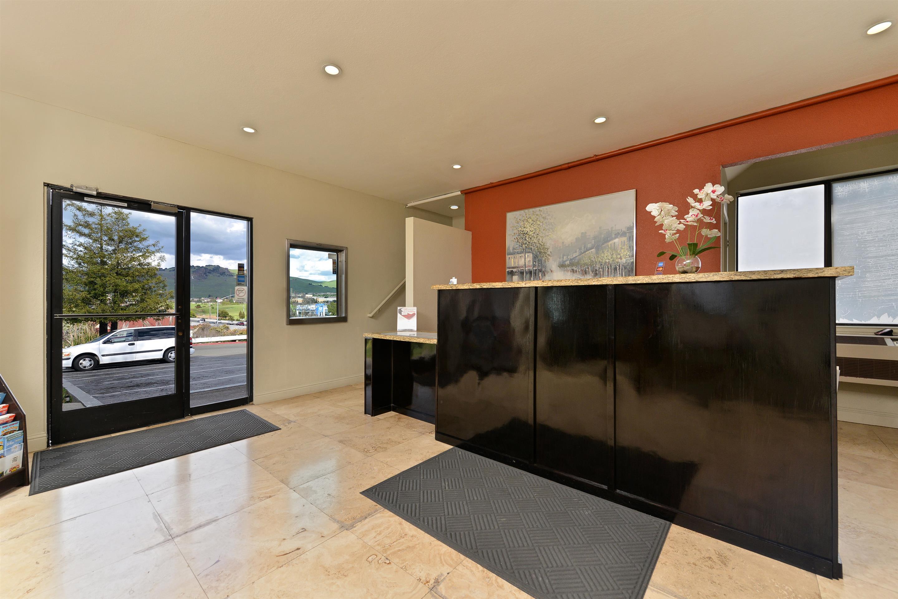 Vista Lobby SureStay Hotel by Best Western Vallejo Napa Valley