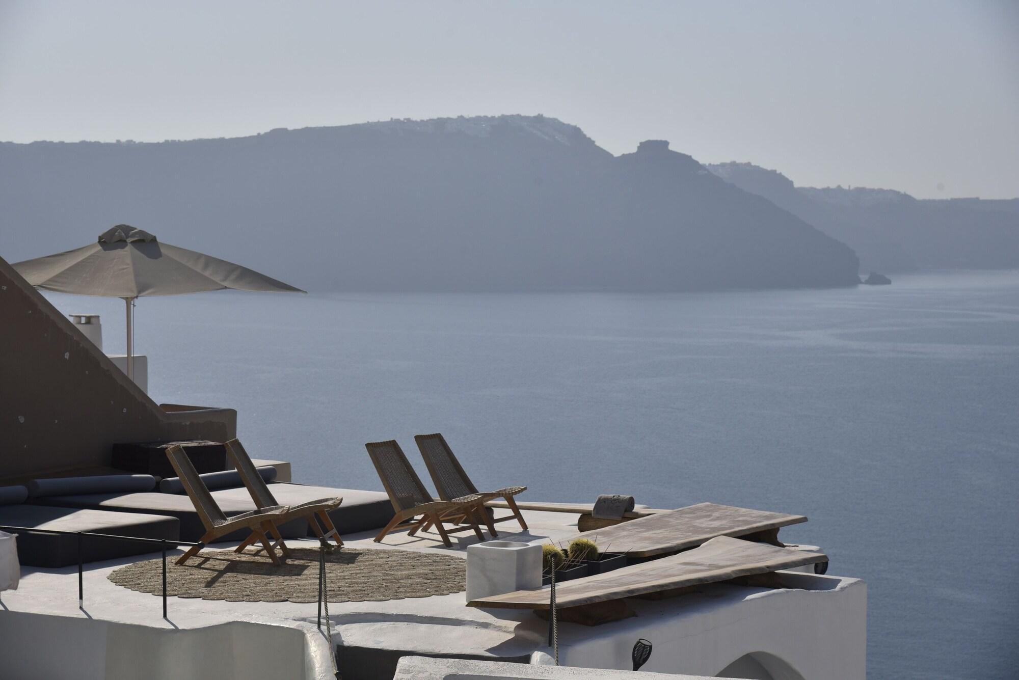 Vista Exterior Ducato di Oia - Adults Only