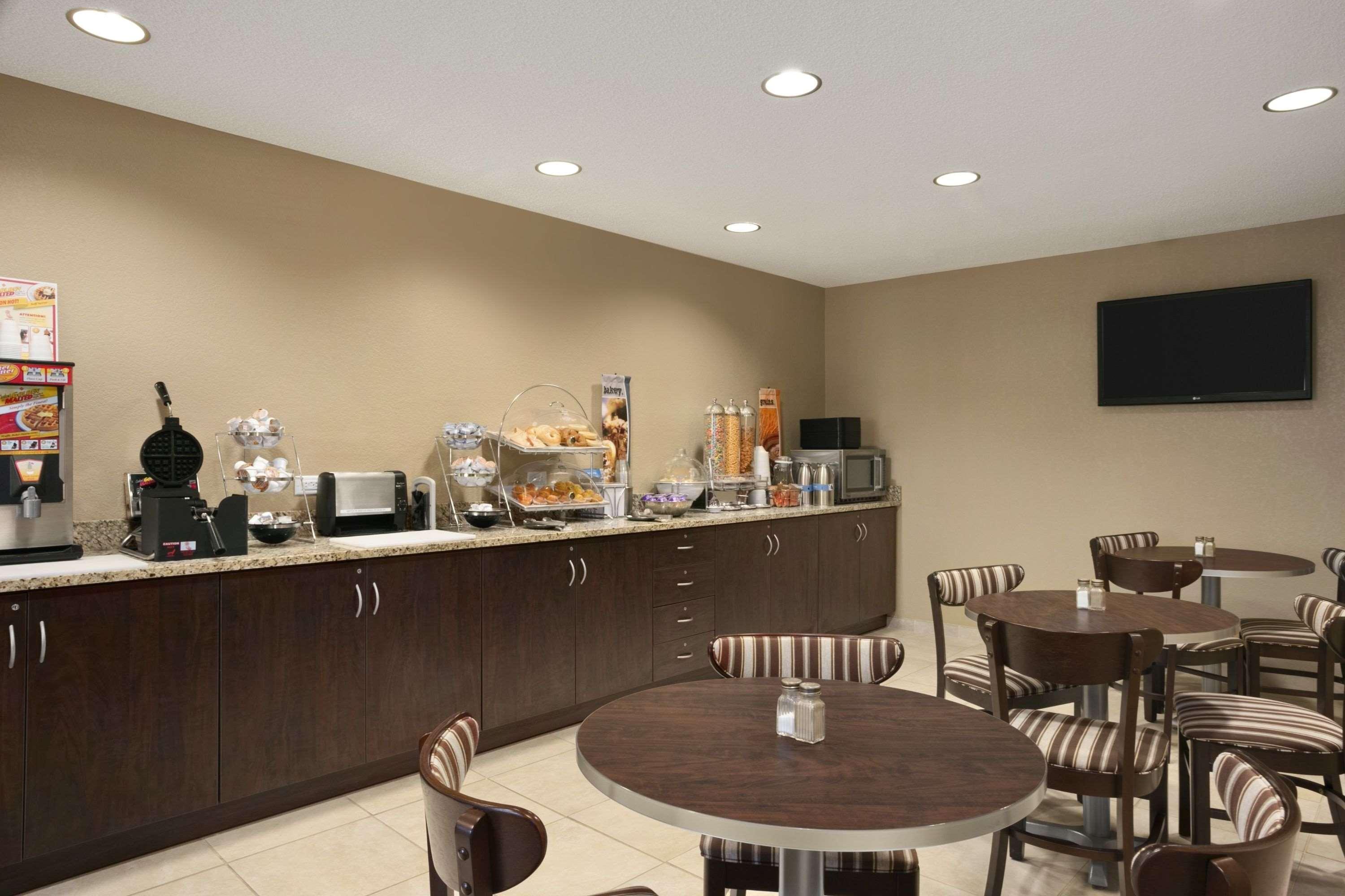 Restaurant Microtel Inn & Suites By Wyndham Mineral Wells/Par