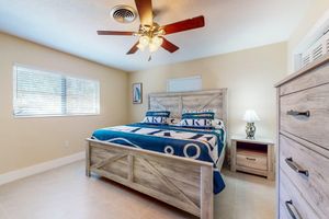 Alquiler Vacacional - Lakefront Home With Private Hot Tub, Central AC & Beach Access