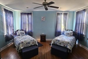 Alquiler Vacacional - Birmingham's Spacious Uptown Family Retreat