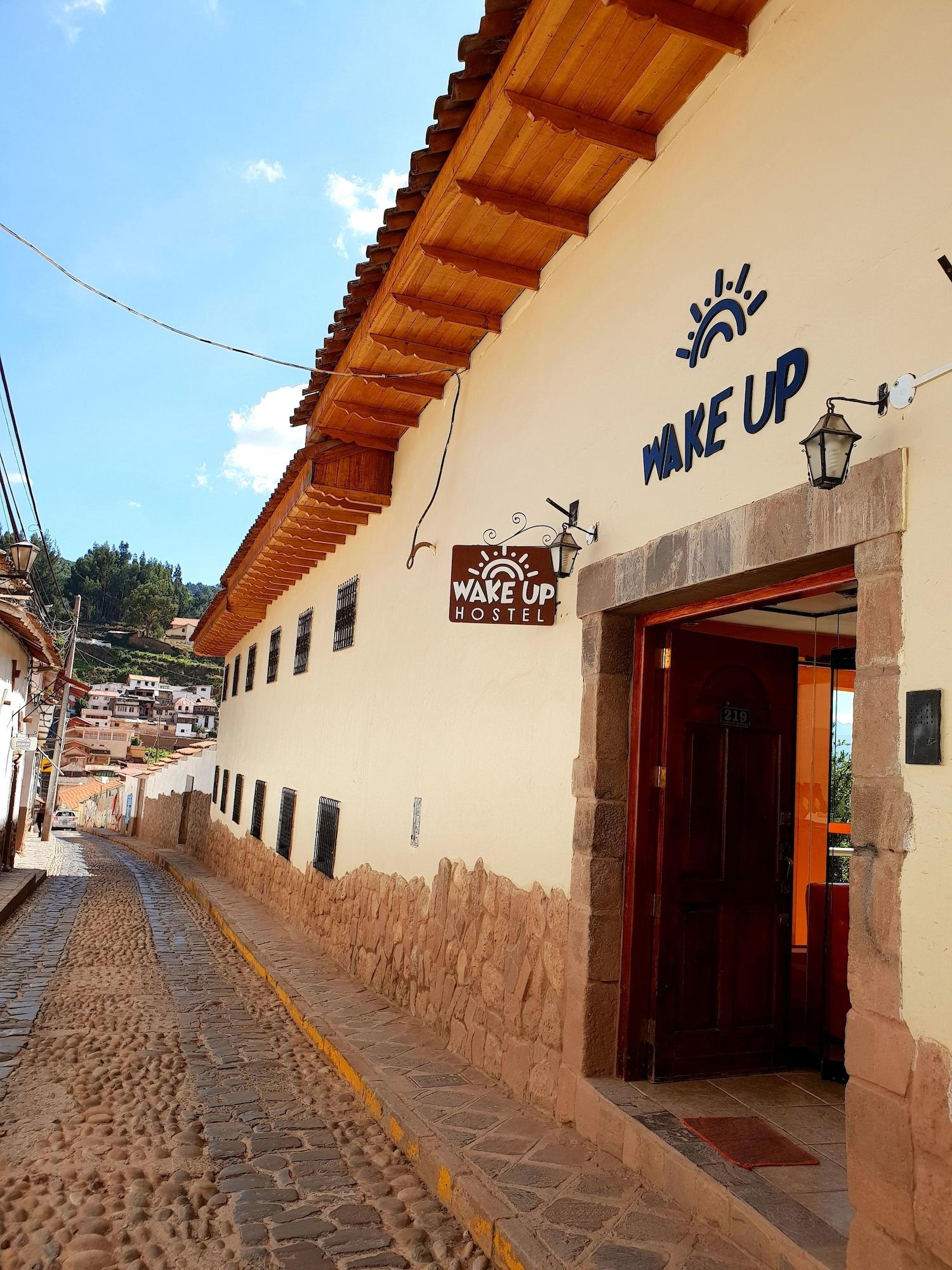 Varios Wake Up Hostel