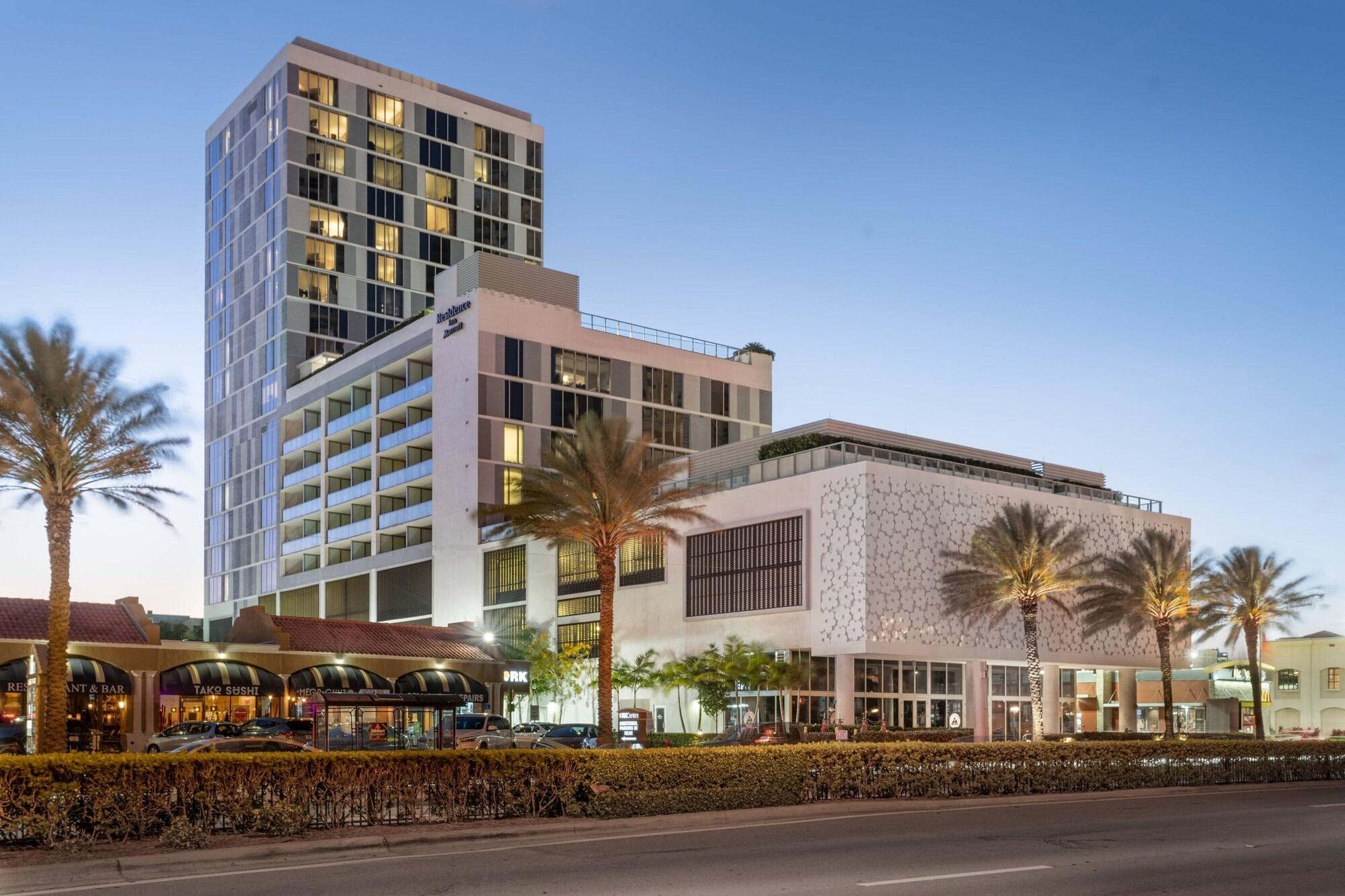 Vista Exterior Residence Inn by Marriott Miami Sunny Isles Beach