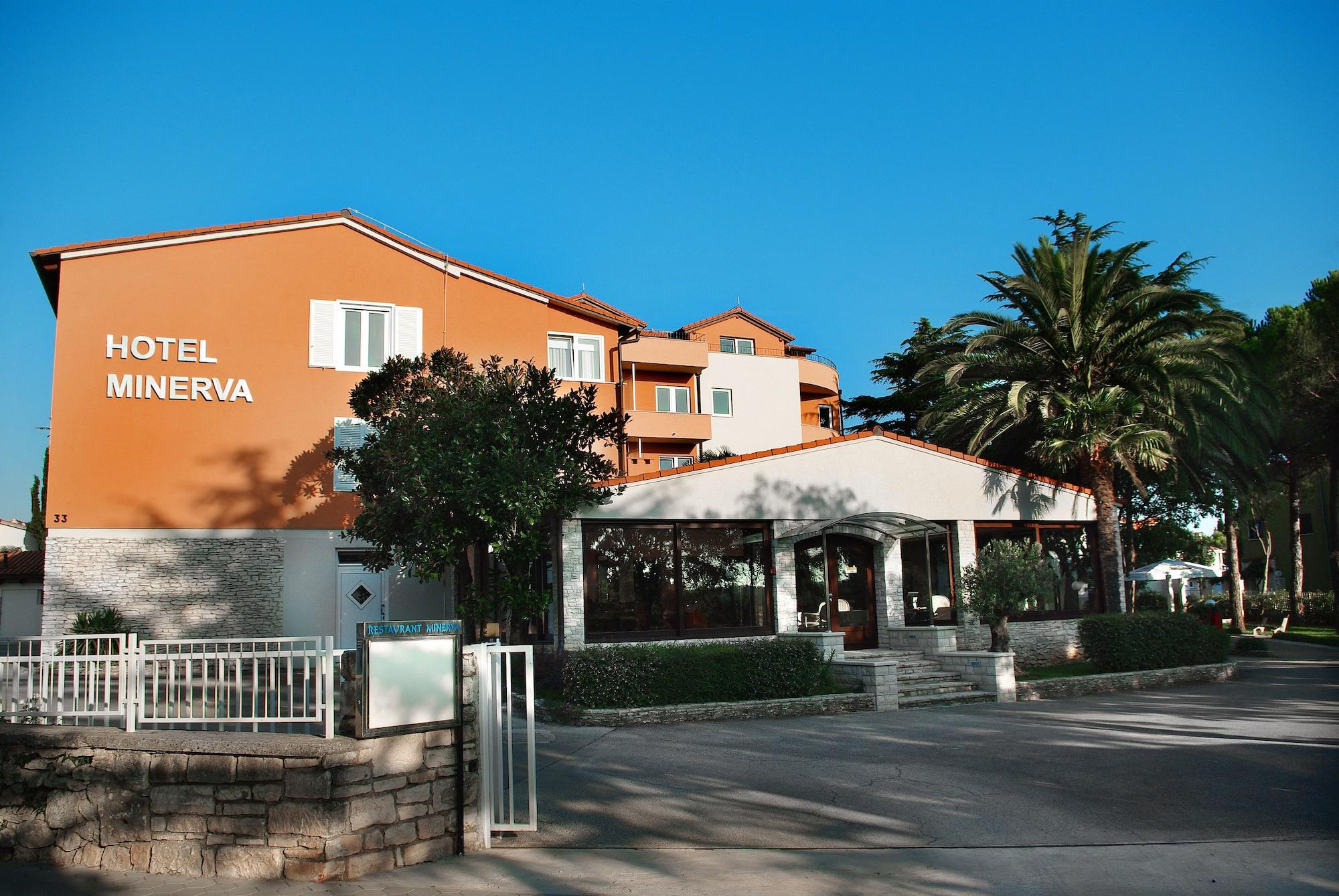 Varios Hotel Minerva