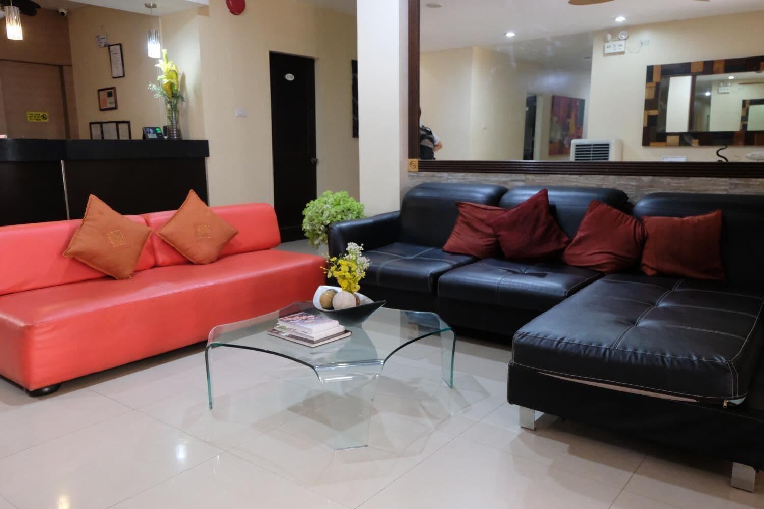 Vista Lobby Le Grand Suites