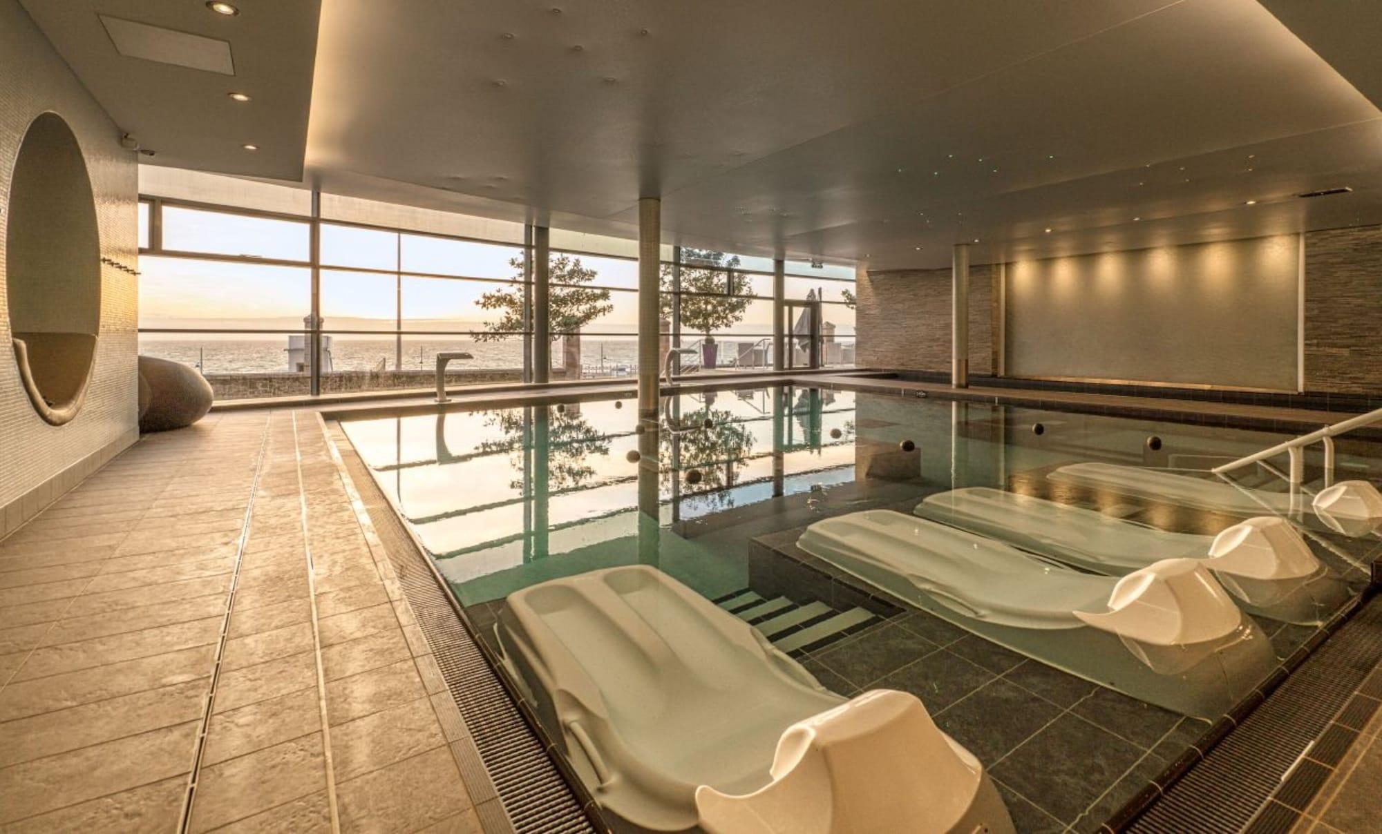Vista Piscina Spa Marin du Val André Thalasso Resort