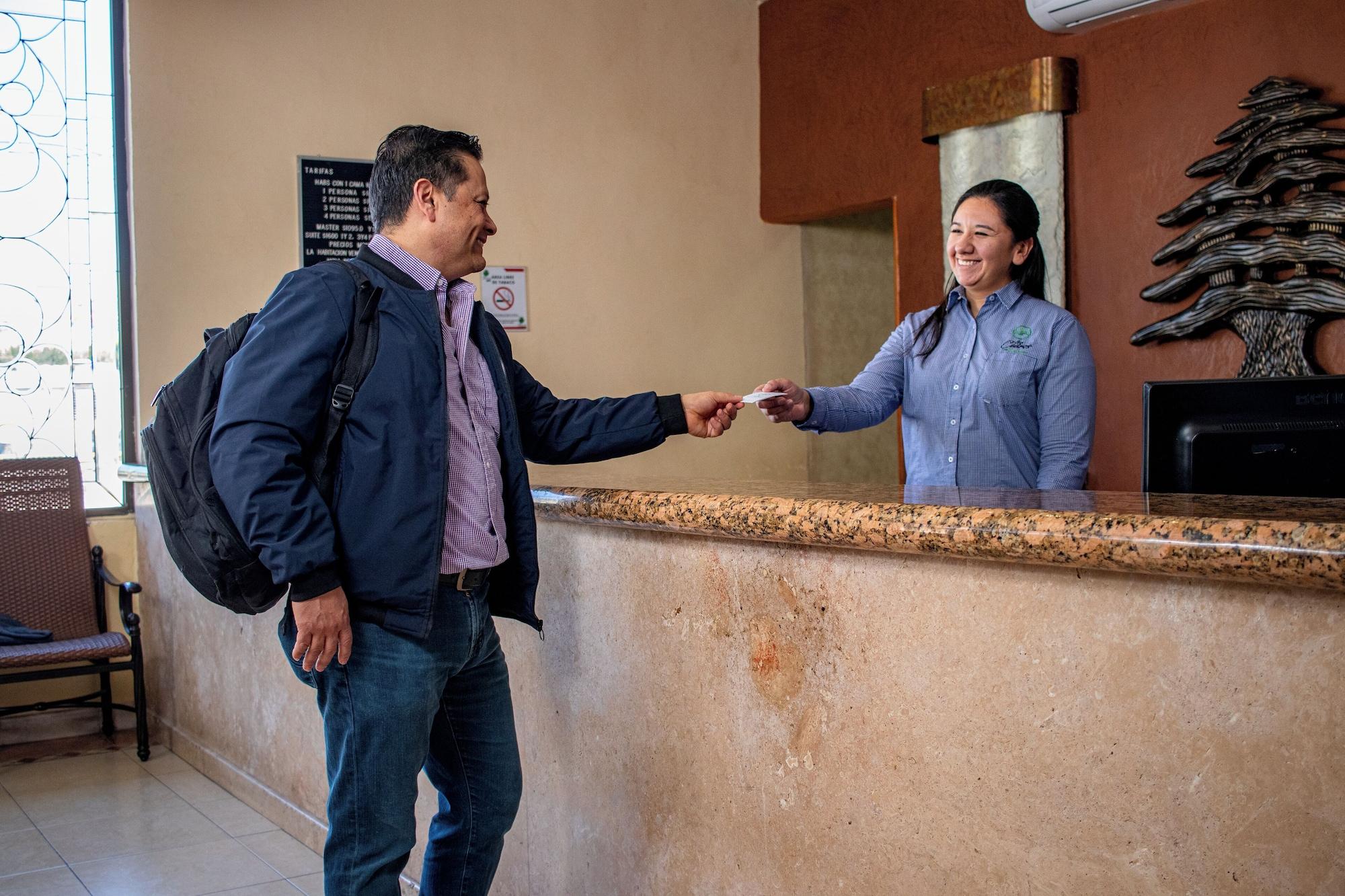 Vista Lobby Los Cedros Hotel Inn Chihuahua