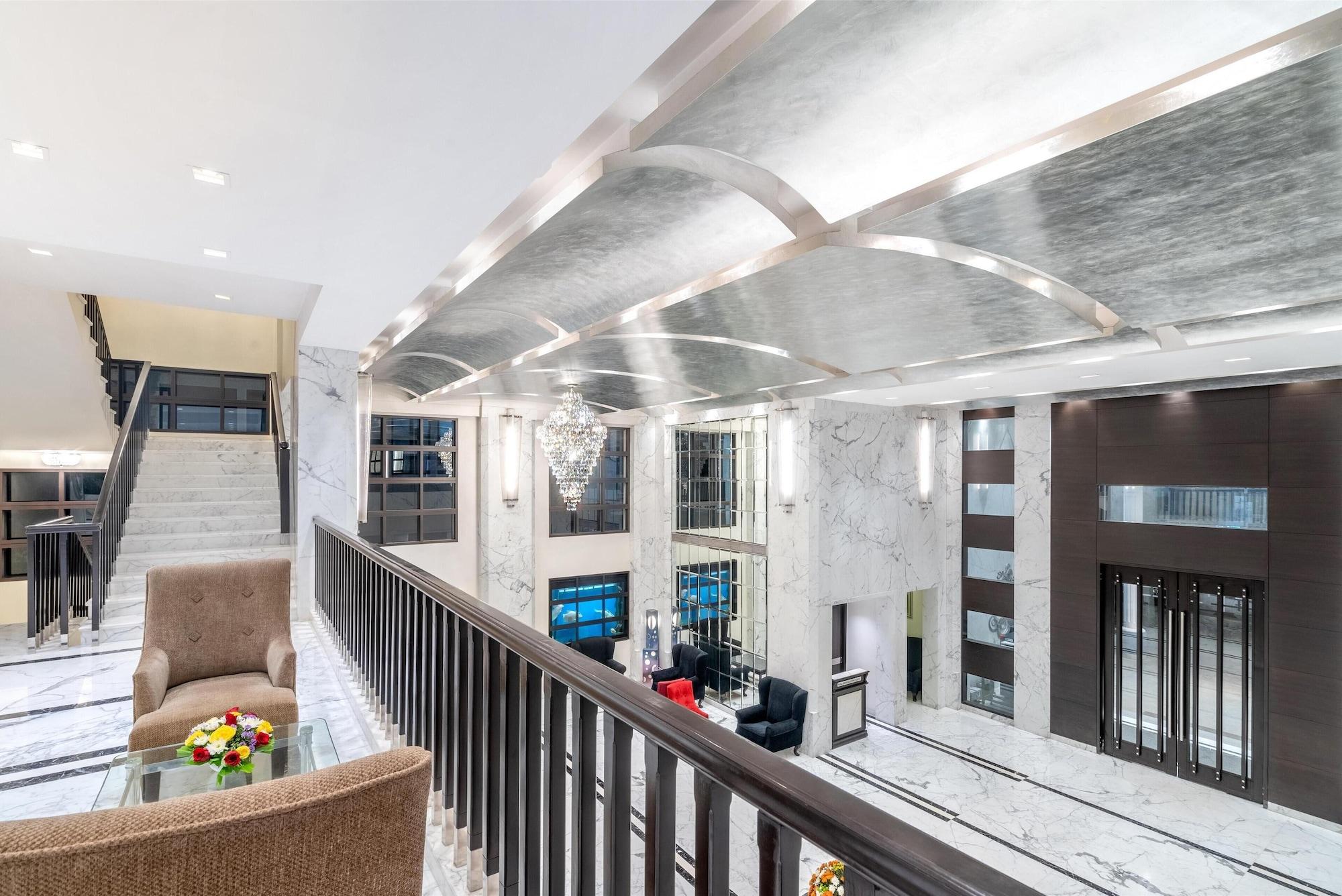 Vista Lobby St. Marks Hotel Bengaluru, a member of Radisson Individuals