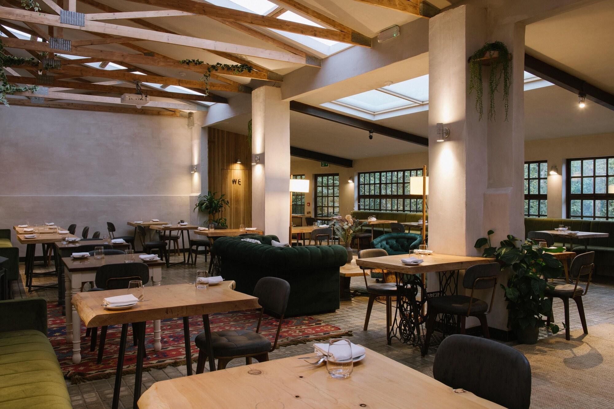 Restaurant Elements Lodges