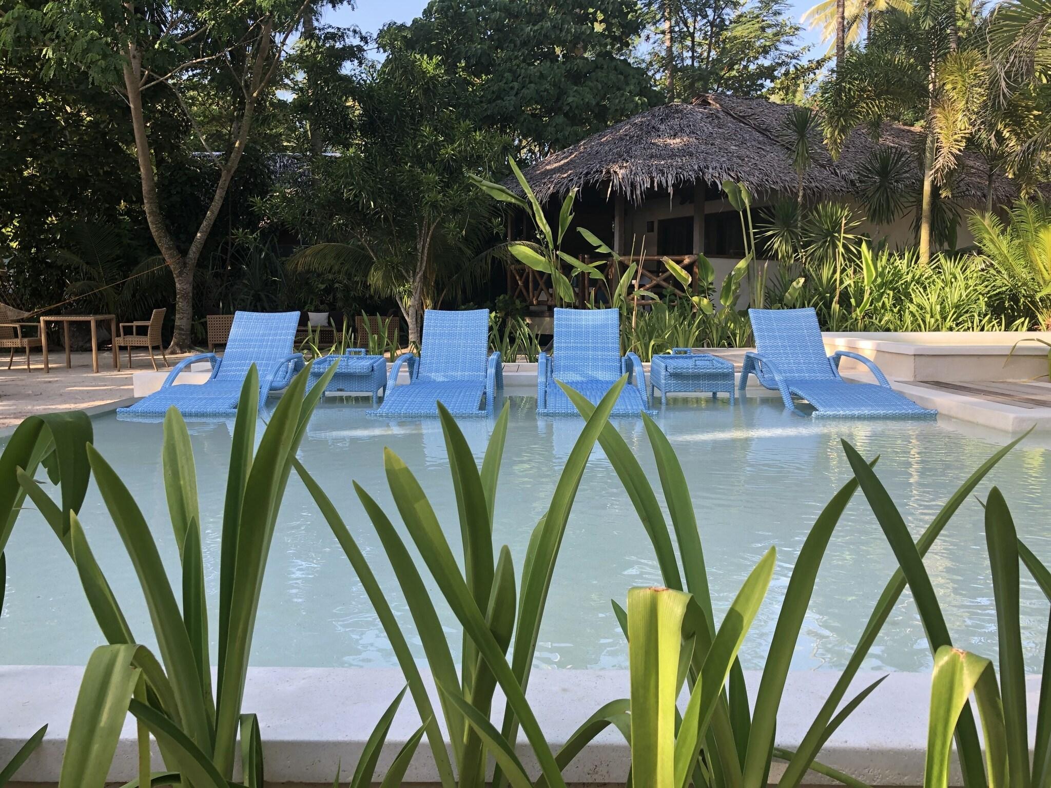 Vista Piscina El Nido Mahogany Beach