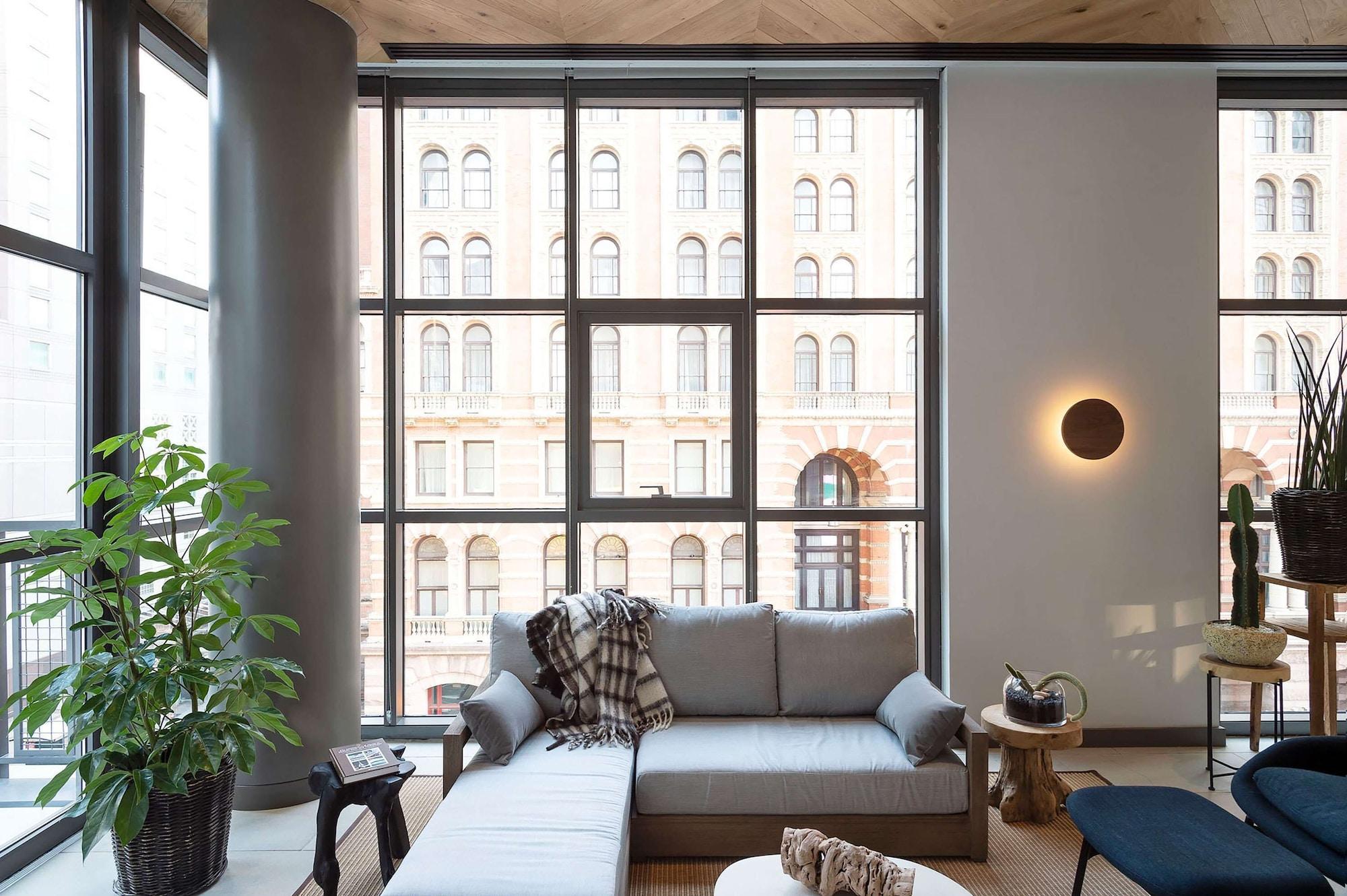 Bar/Salón ROOST East Market