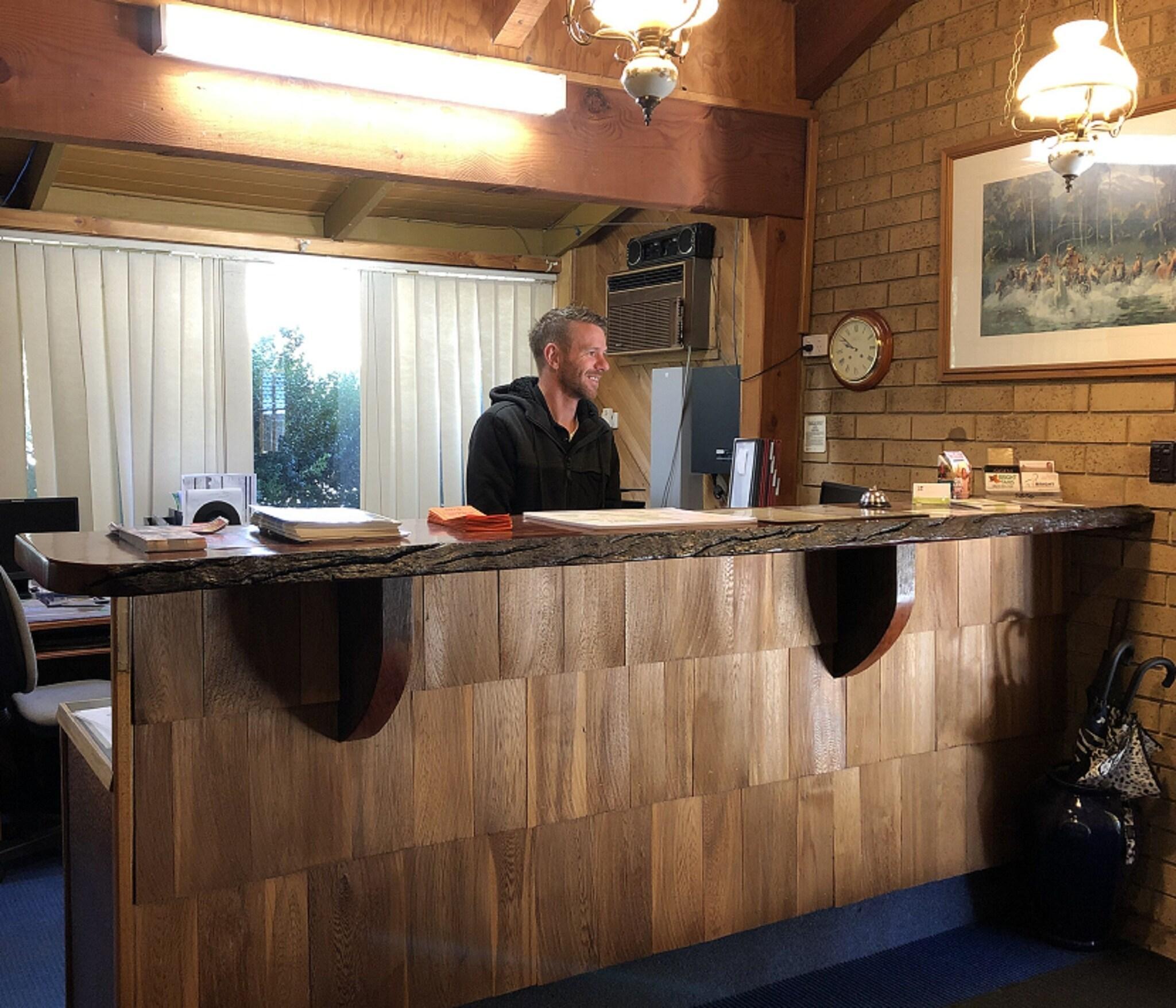 Vista Lobby High Country Motor Inn