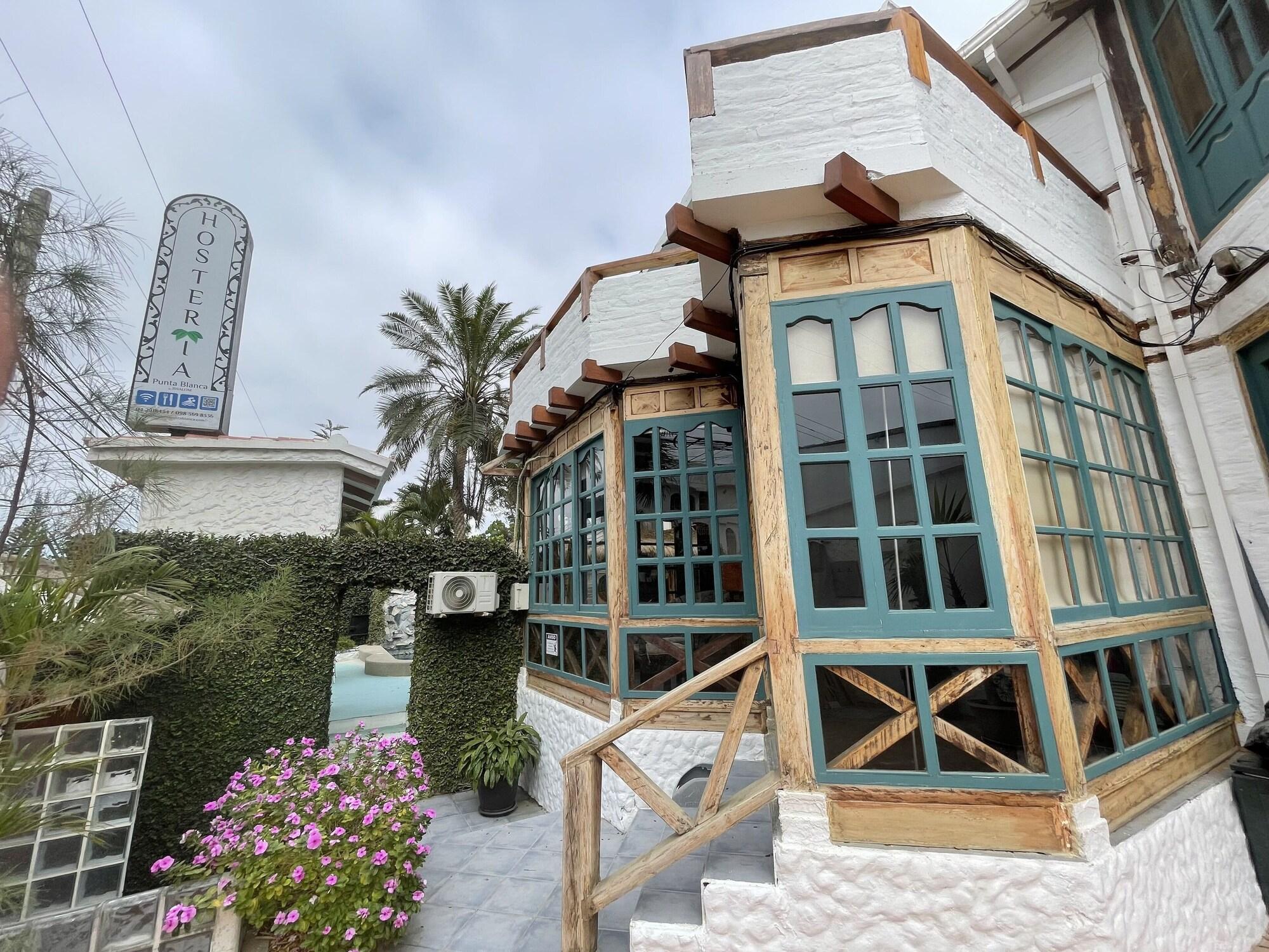 Vista Exterior Hostería Punta Blanca