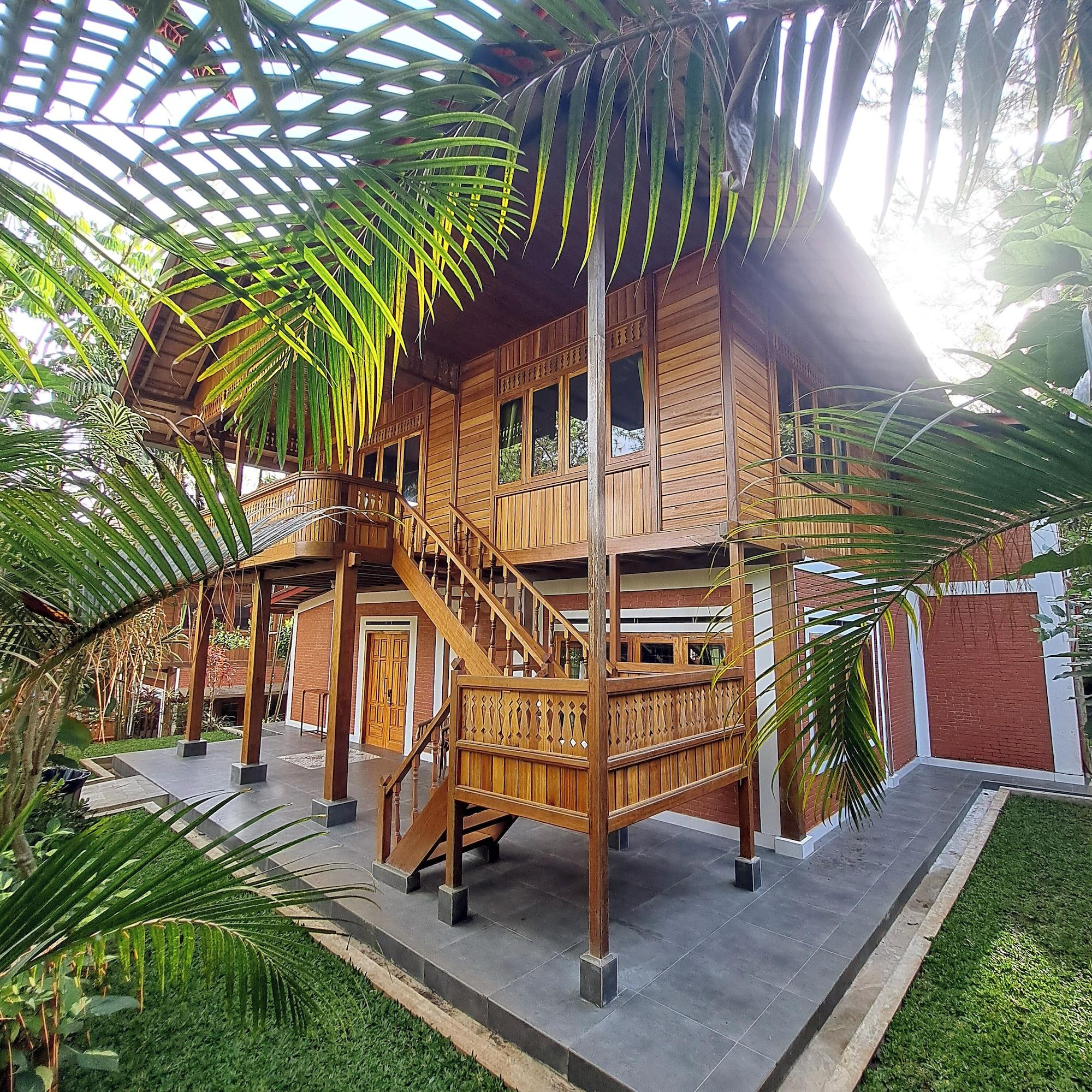 Vista Exterior Jambuluwuk  Convention Hall & Resort Batu