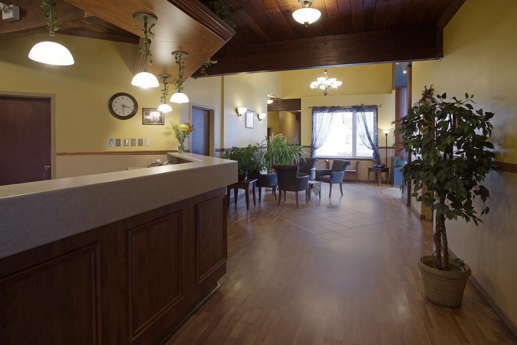 Vista Lobby Econo Lodge Forestville Area